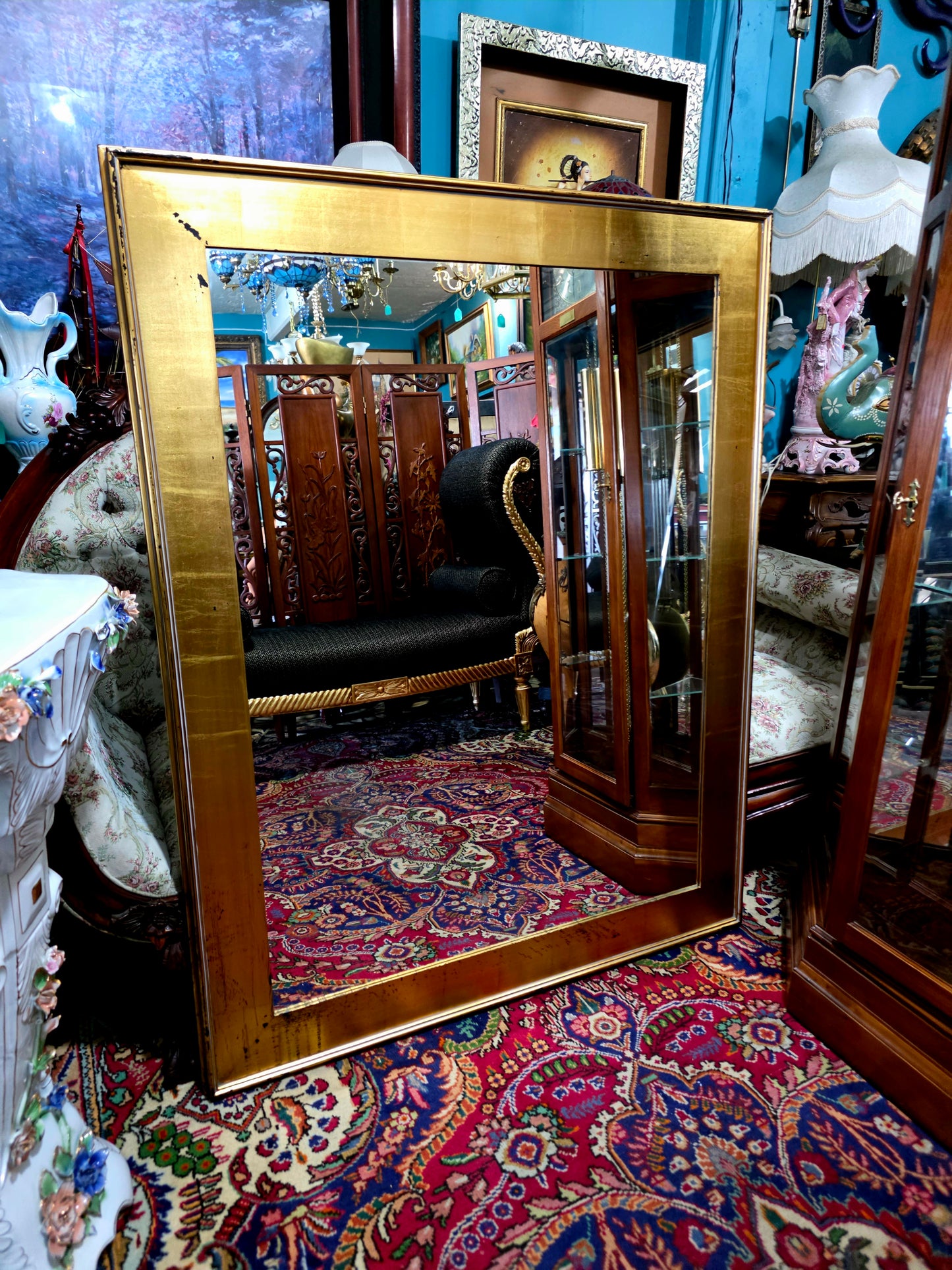 🪞 Mirror with Wooden Frame – Timeless Reflection with Gold Leaf ✨