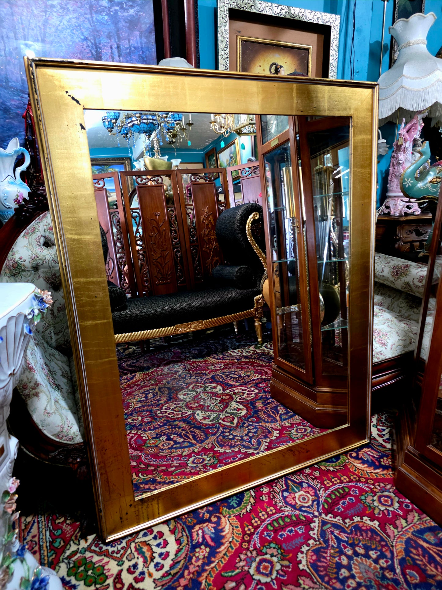 🪞 Mirror with Wooden Frame – Timeless Reflection with Gold Leaf ✨