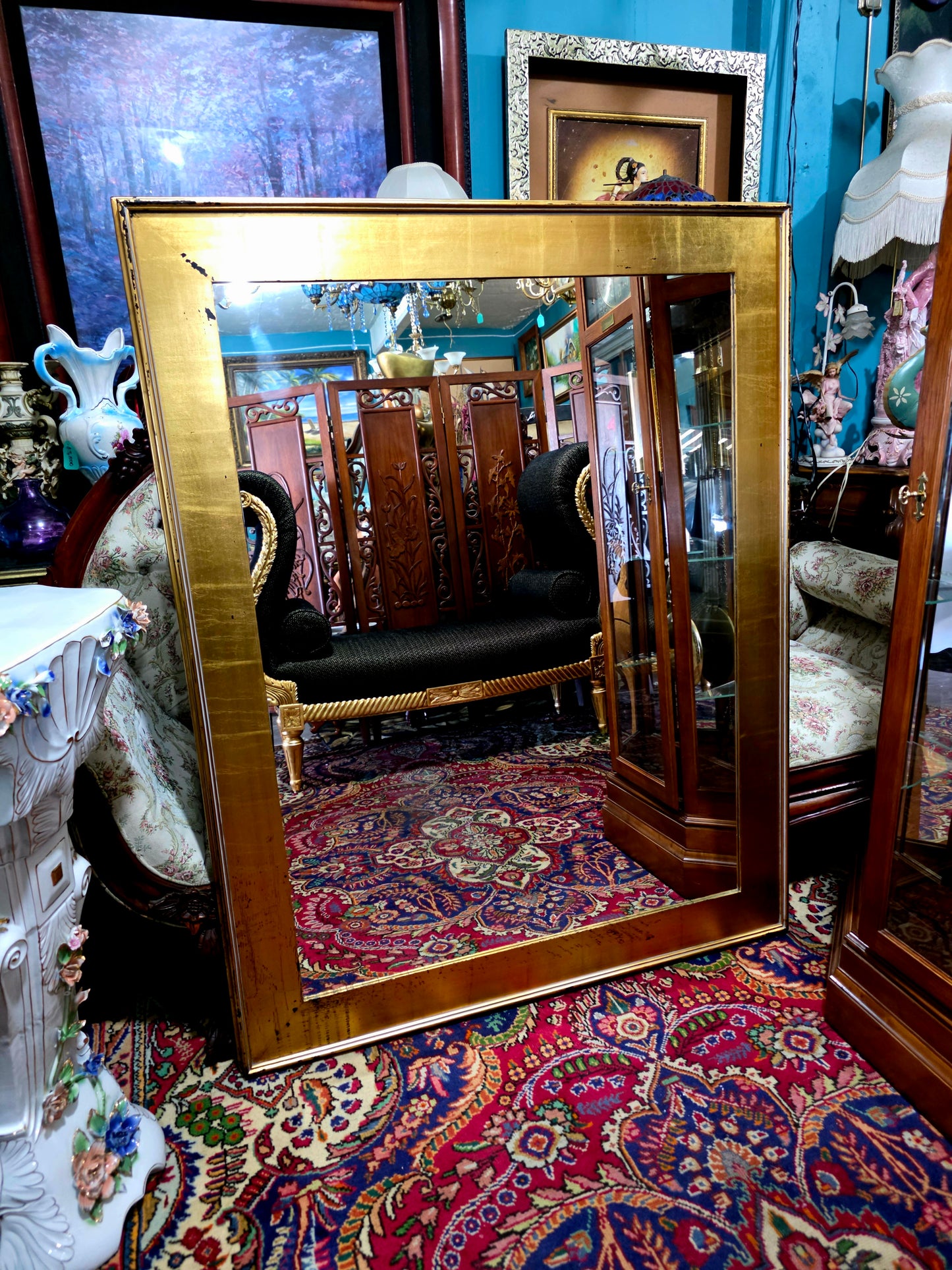 🪞 Mirror with Wooden Frame – Timeless Reflection with Gold Leaf ✨