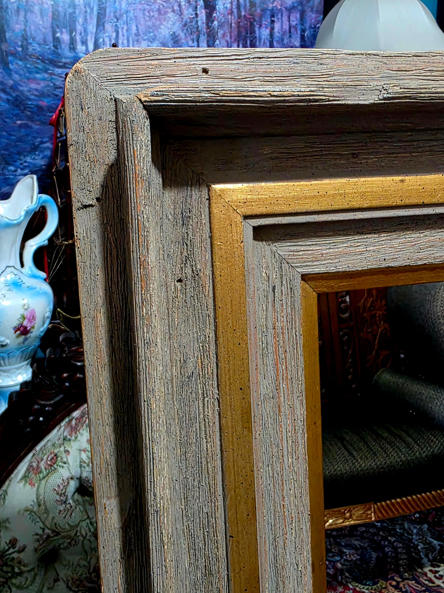 🪞 Mirror with Wooden Frame – Timeless Reflection of Noble Texture ✨