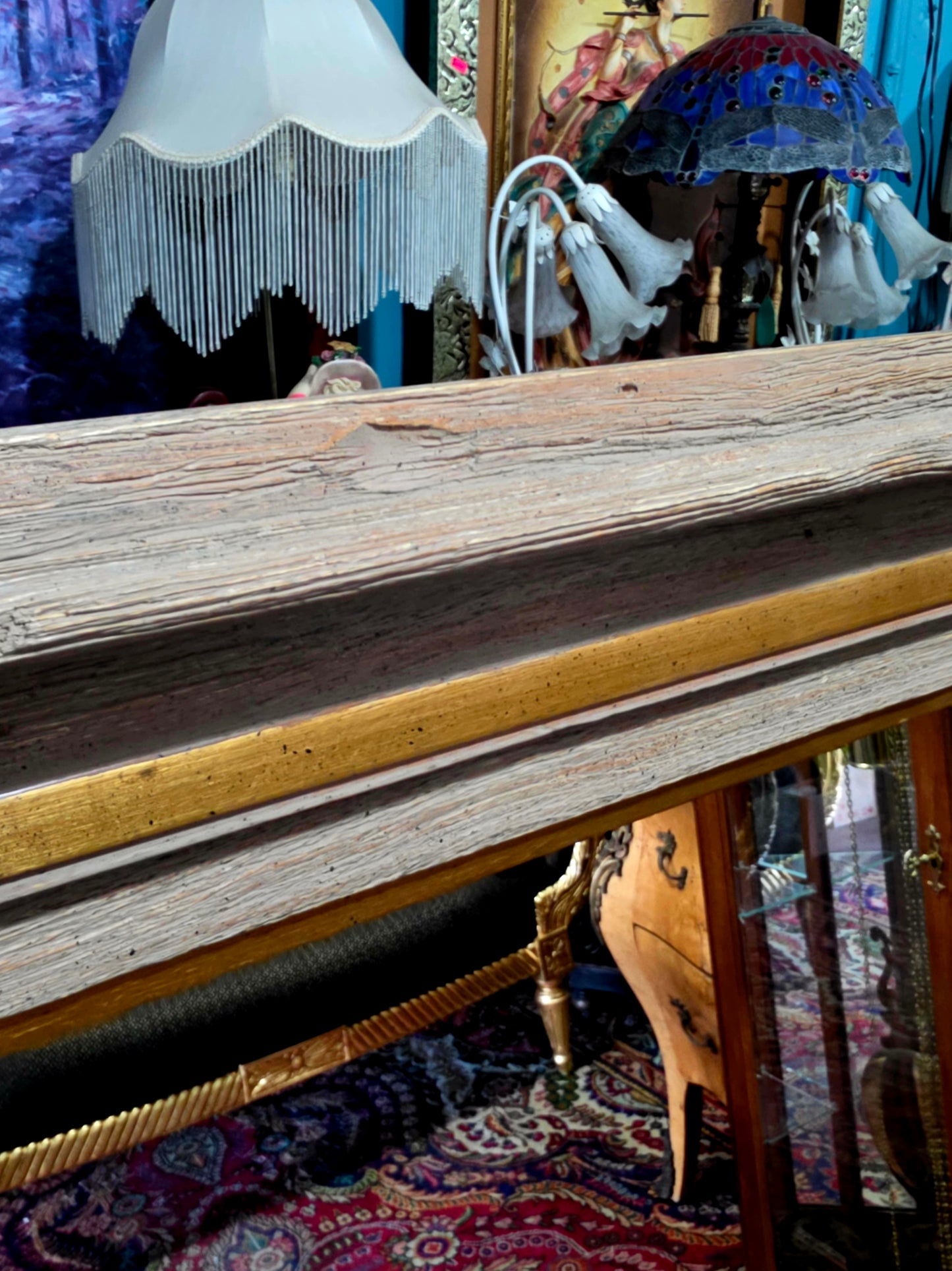 🪞 Mirror with Wooden Frame – Timeless Reflection of Noble Texture ✨