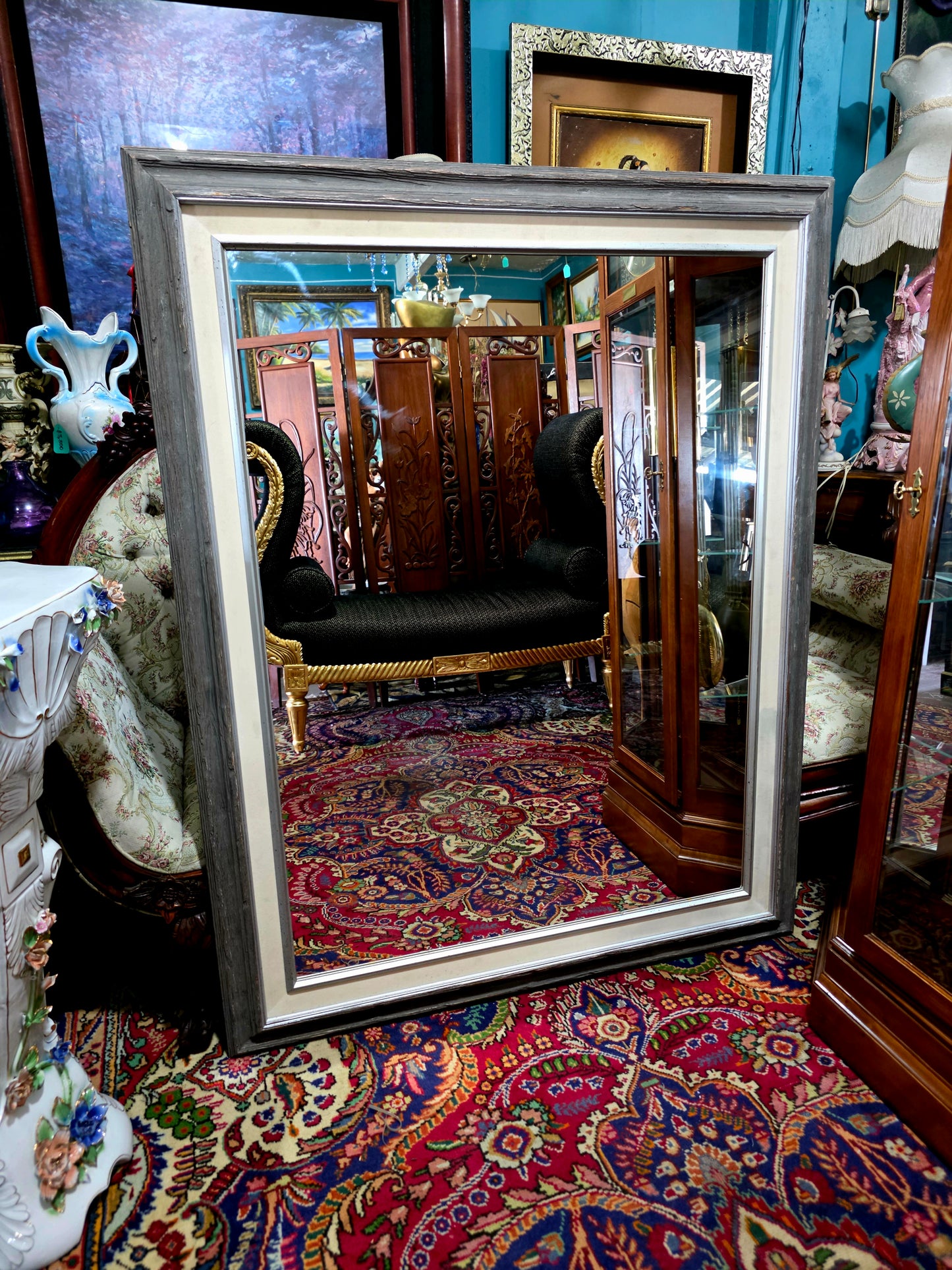 🪞 Mirror with Wooden Frame – Timeless Reflection of Great Presence ✨