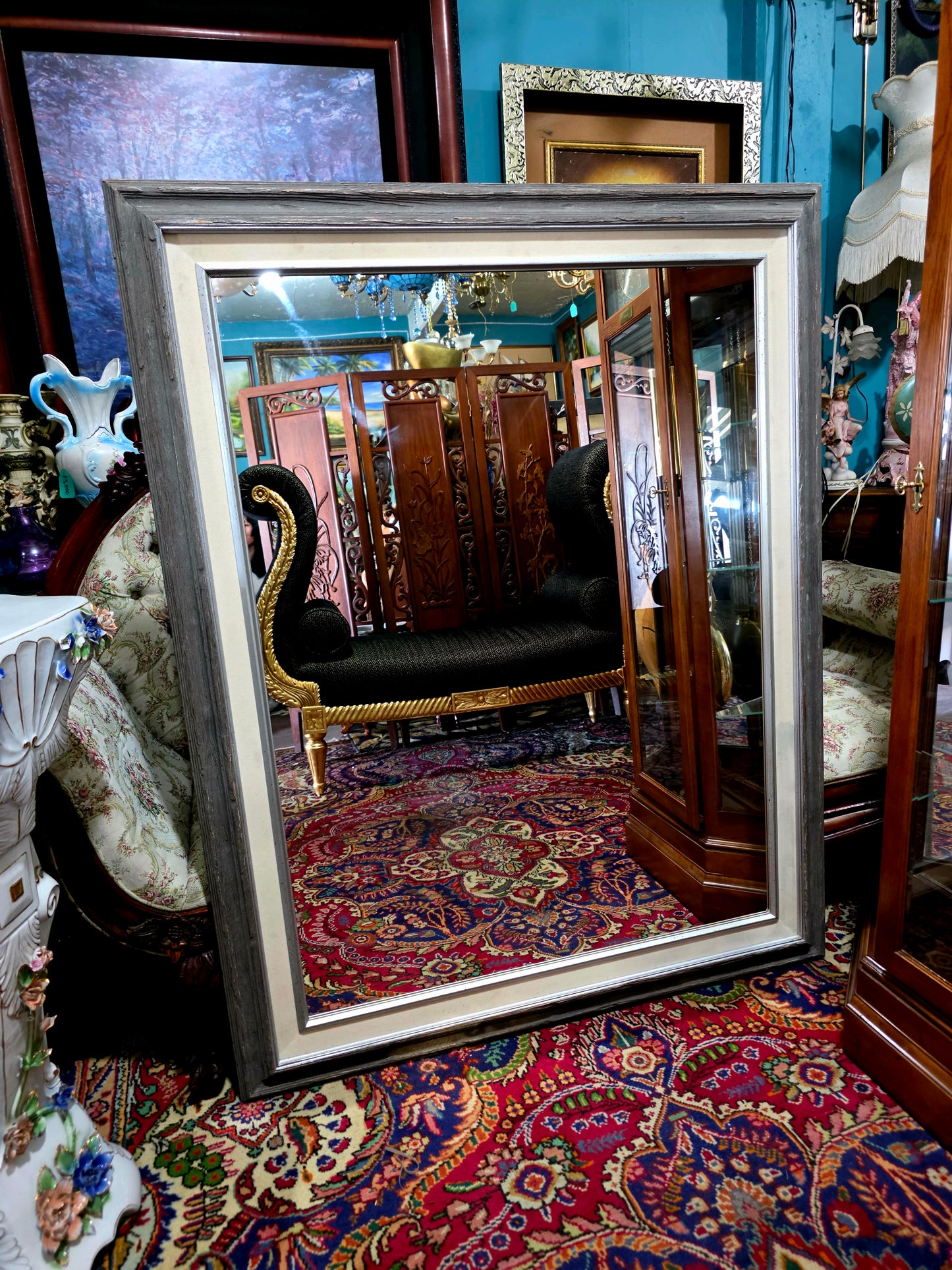 🪞 Mirror with Wooden Frame – Timeless Reflection of Great Presence ✨