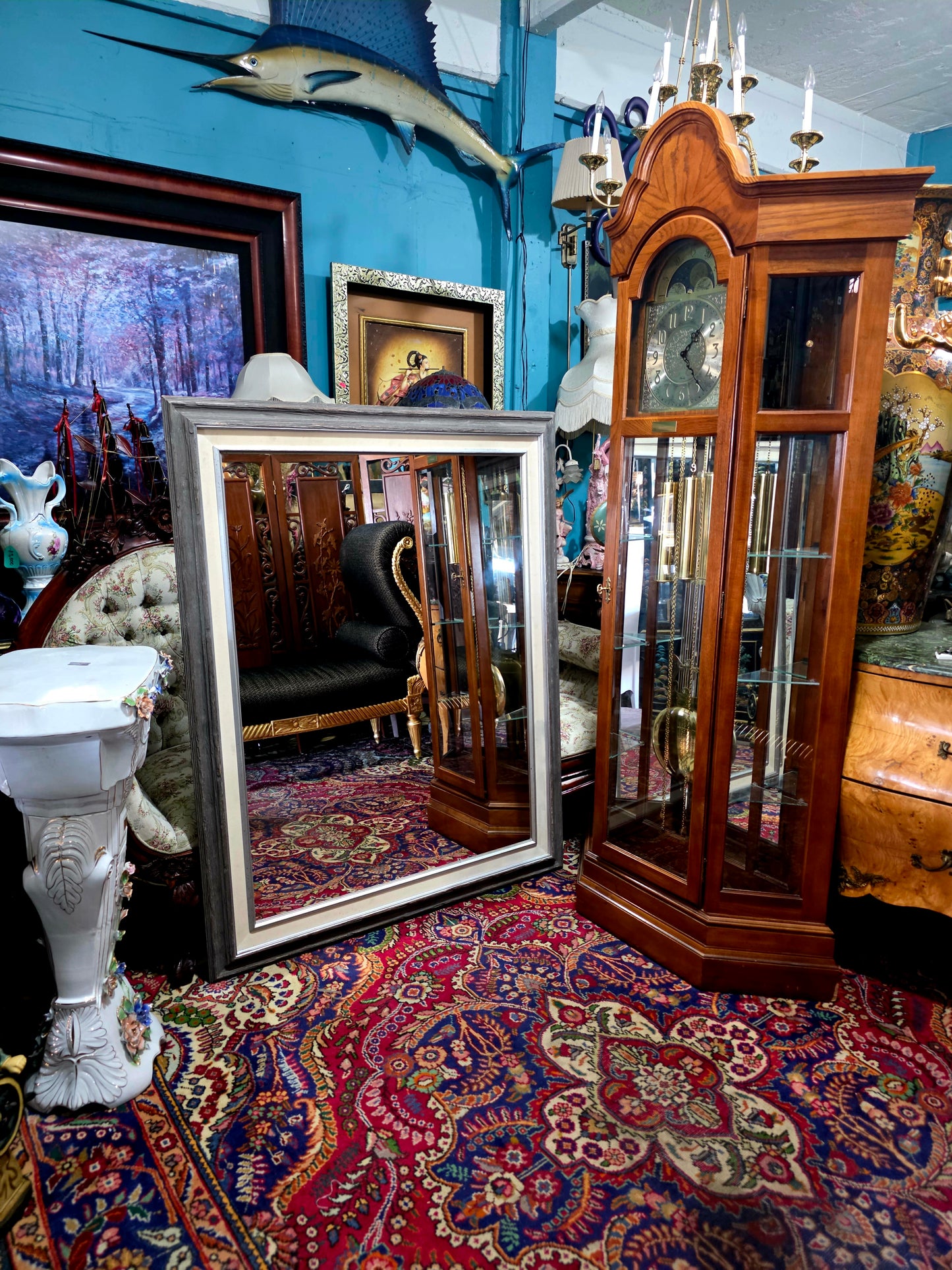 🪞 Mirror with Wooden Frame – Timeless Reflection of Great Presence ✨