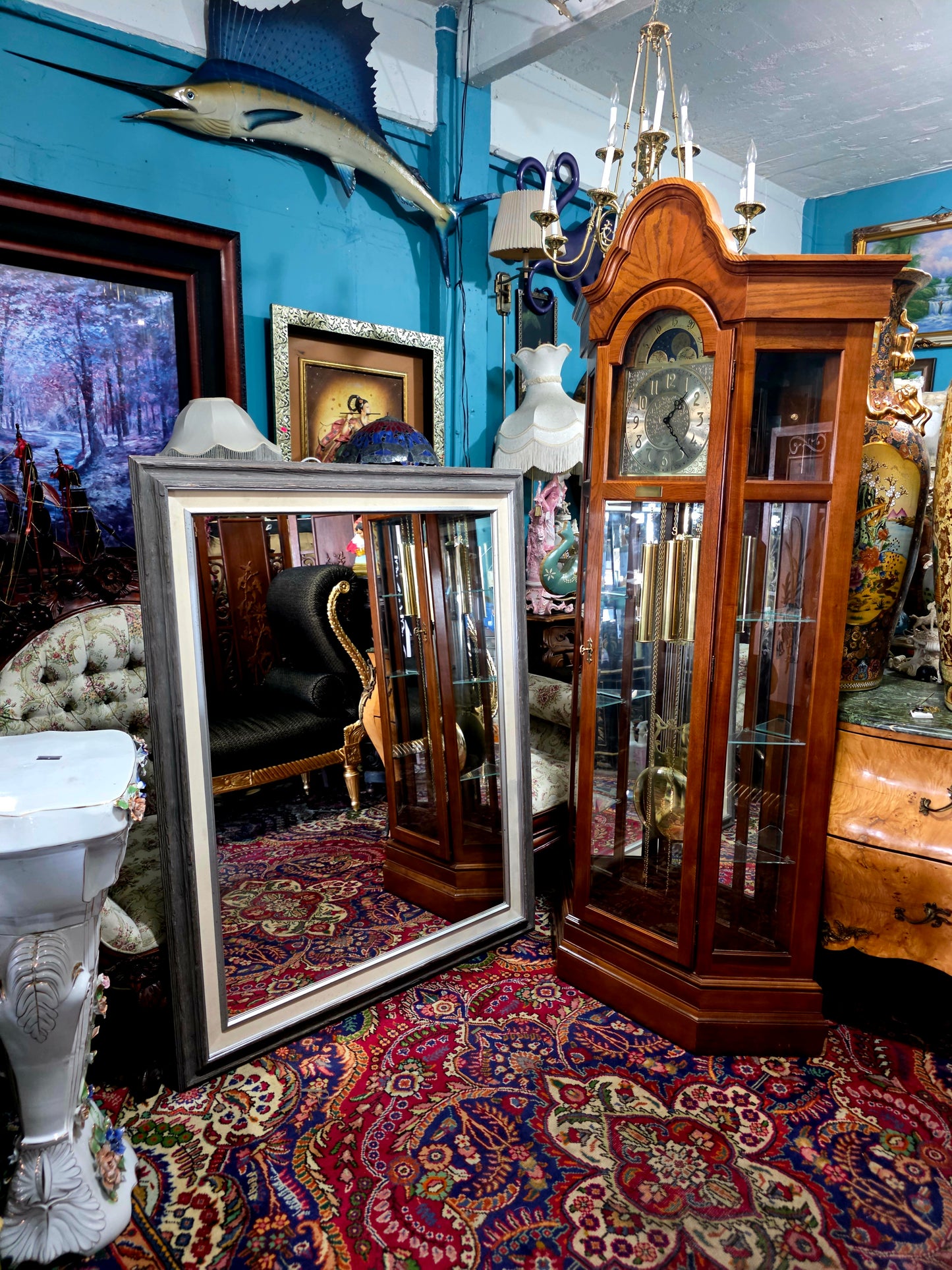 🪞 Mirror with Wooden Frame – Timeless Reflection of Great Presence ✨