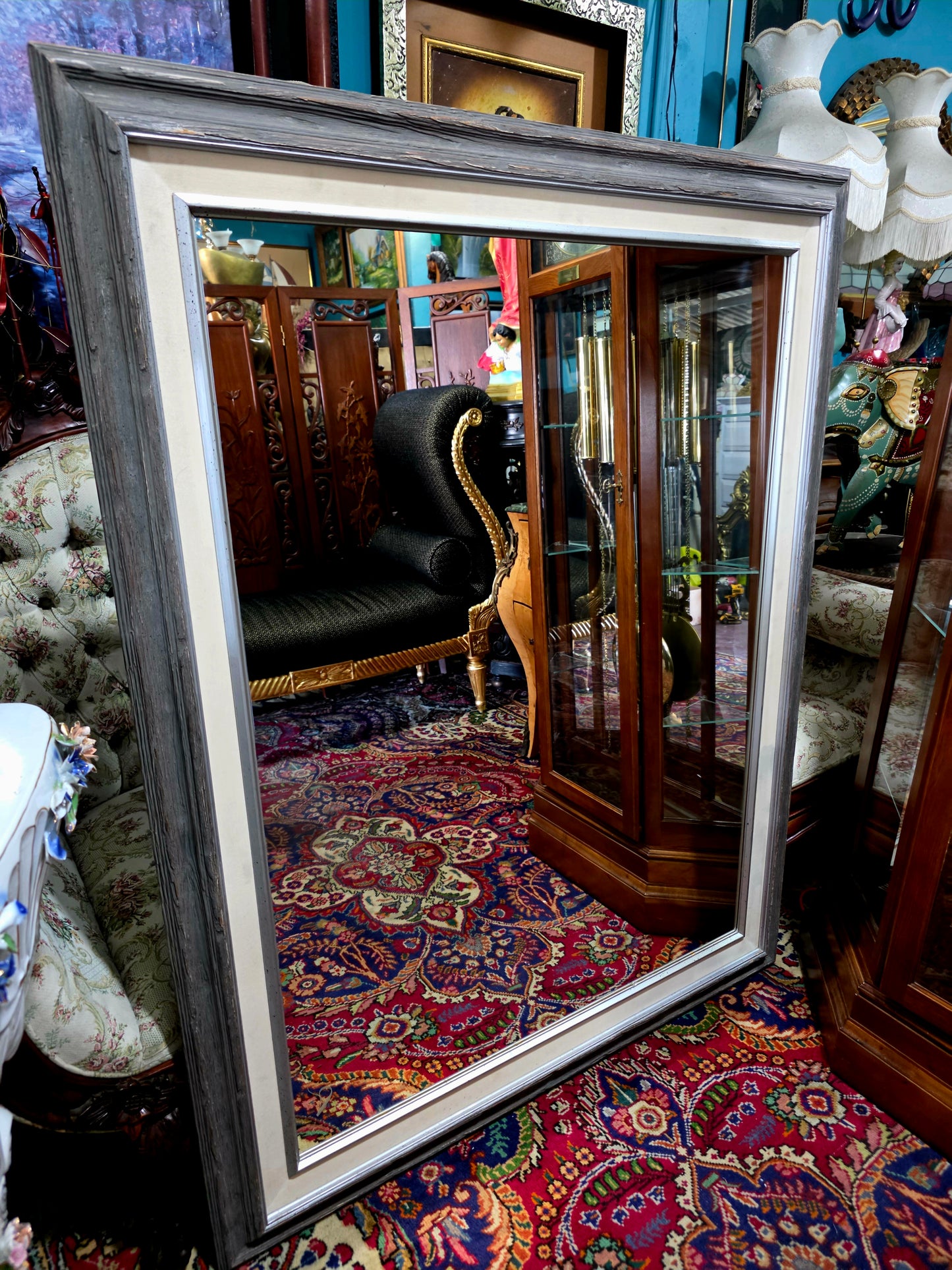 🪞 Mirror with Wooden Frame – Timeless Reflection of Great Presence ✨