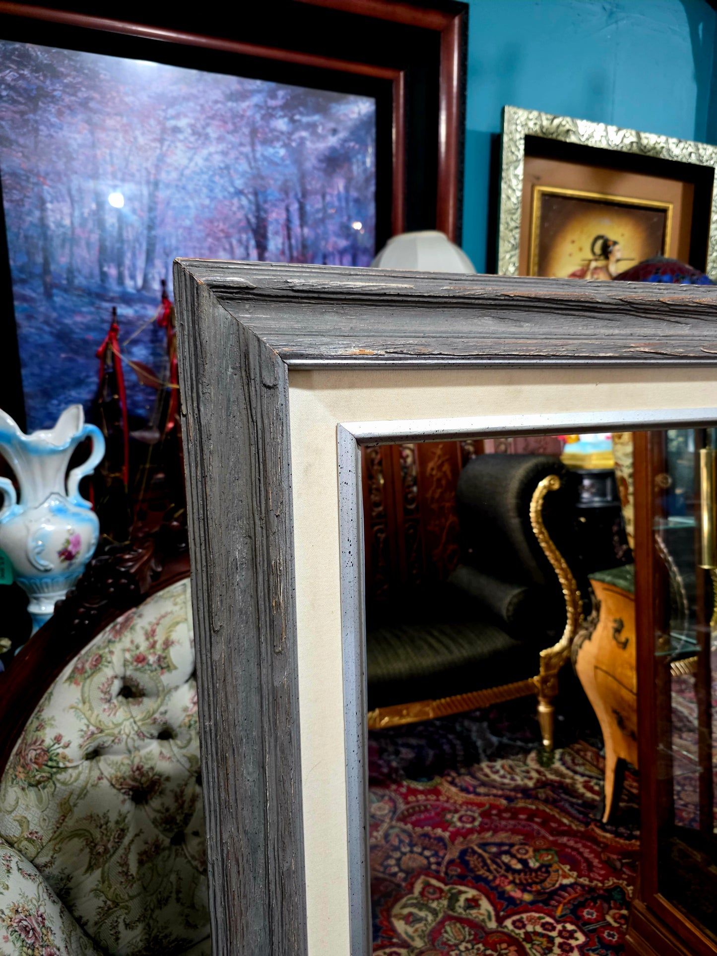 🪞 Mirror with Wooden Frame – Timeless Reflection of Great Presence ✨