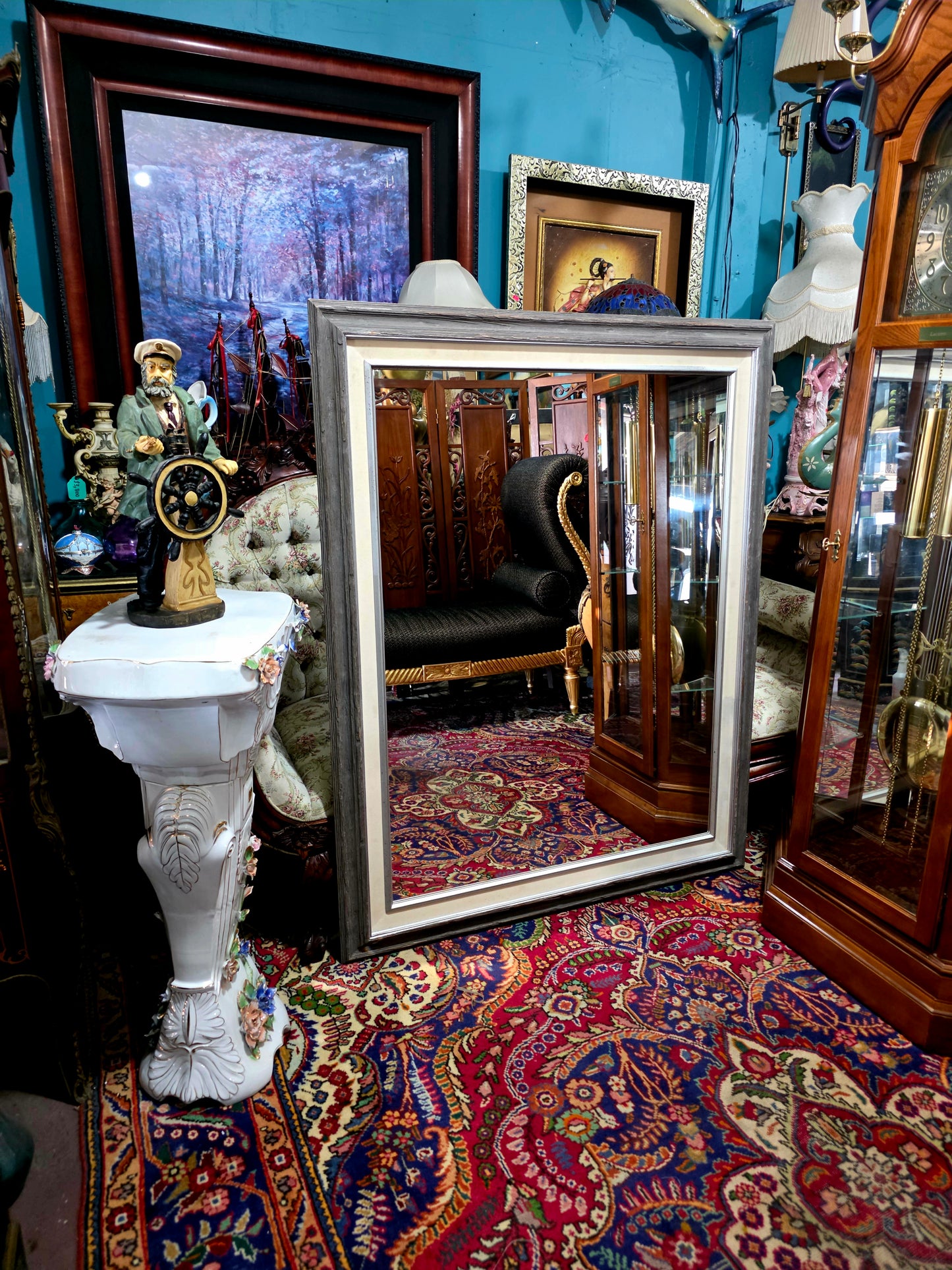 🪞 Mirror with Wooden Frame – Timeless Reflection of Great Presence ✨