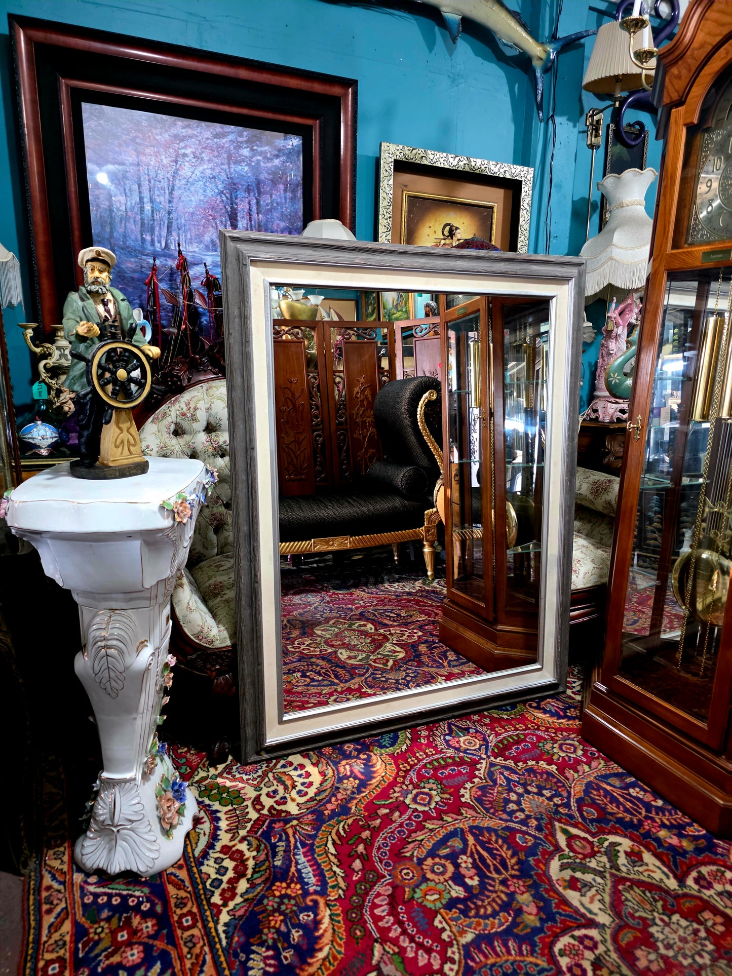 🪞 Mirror with Wooden Frame – Timeless Reflection of Great Presence ✨