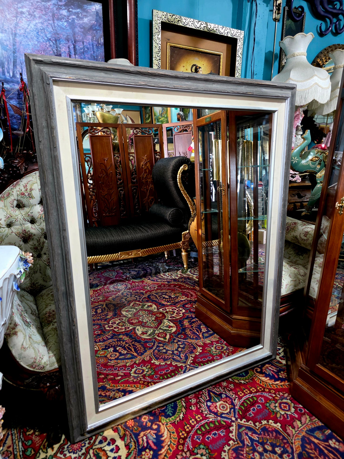 🪞 Mirror with Wooden Frame – Timeless Reflection of Great Presence ✨