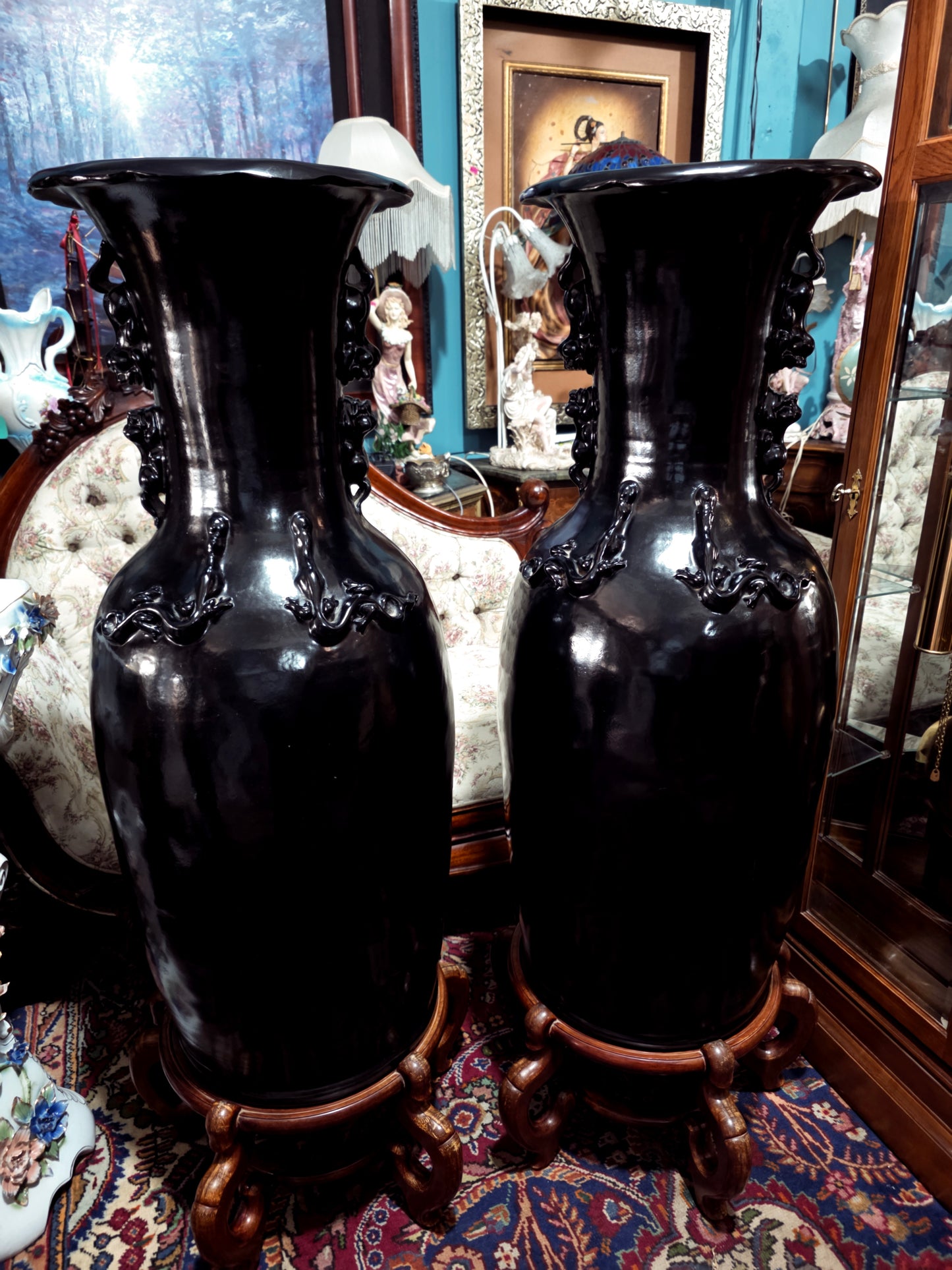 🖤 Par de Jarrones Orientales en Fibra de Vidrio con Base de Madera 🖤