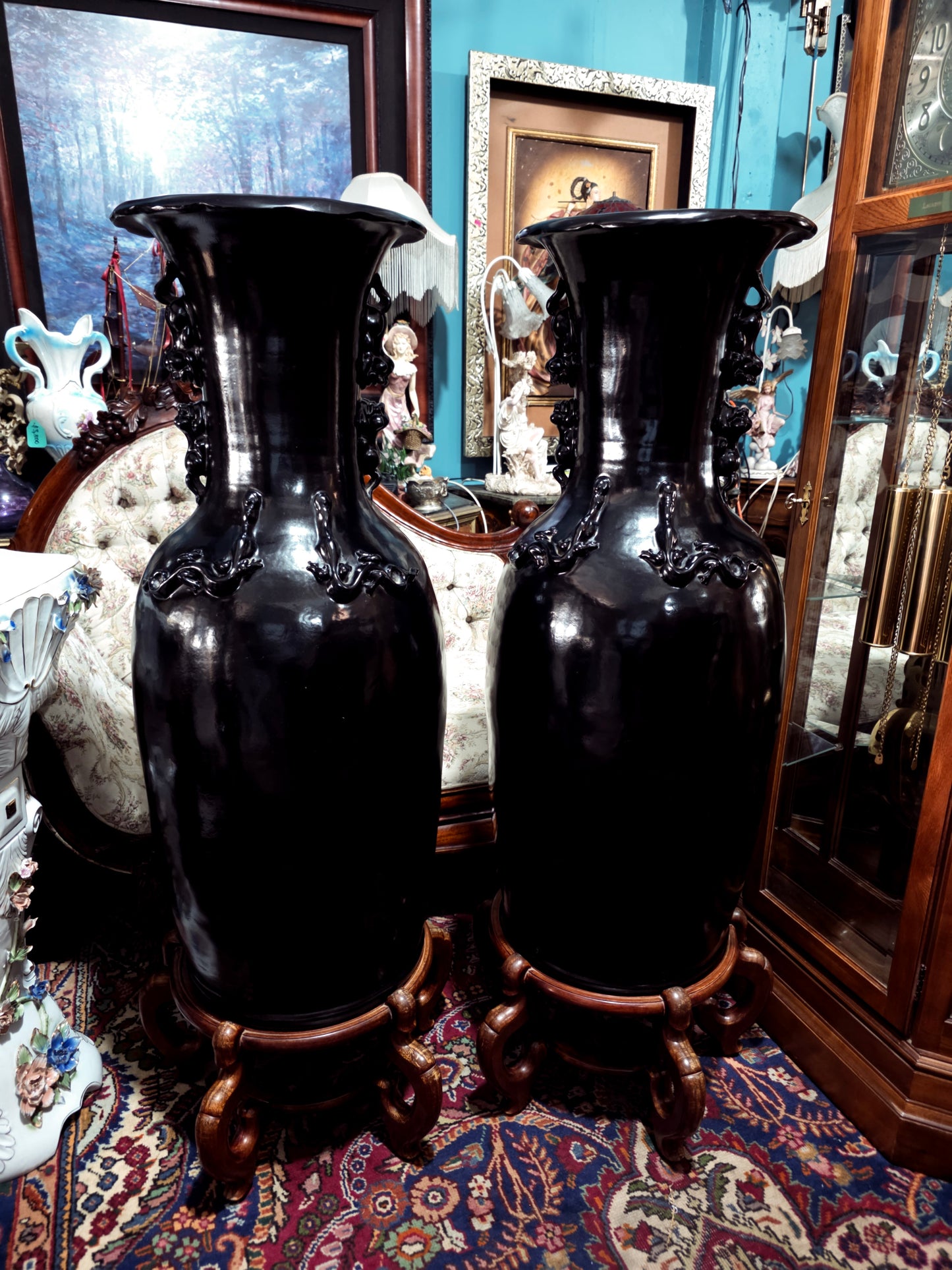 🖤 Par de Jarrones Orientales en Fibra de Vidrio con Base de Madera 🖤