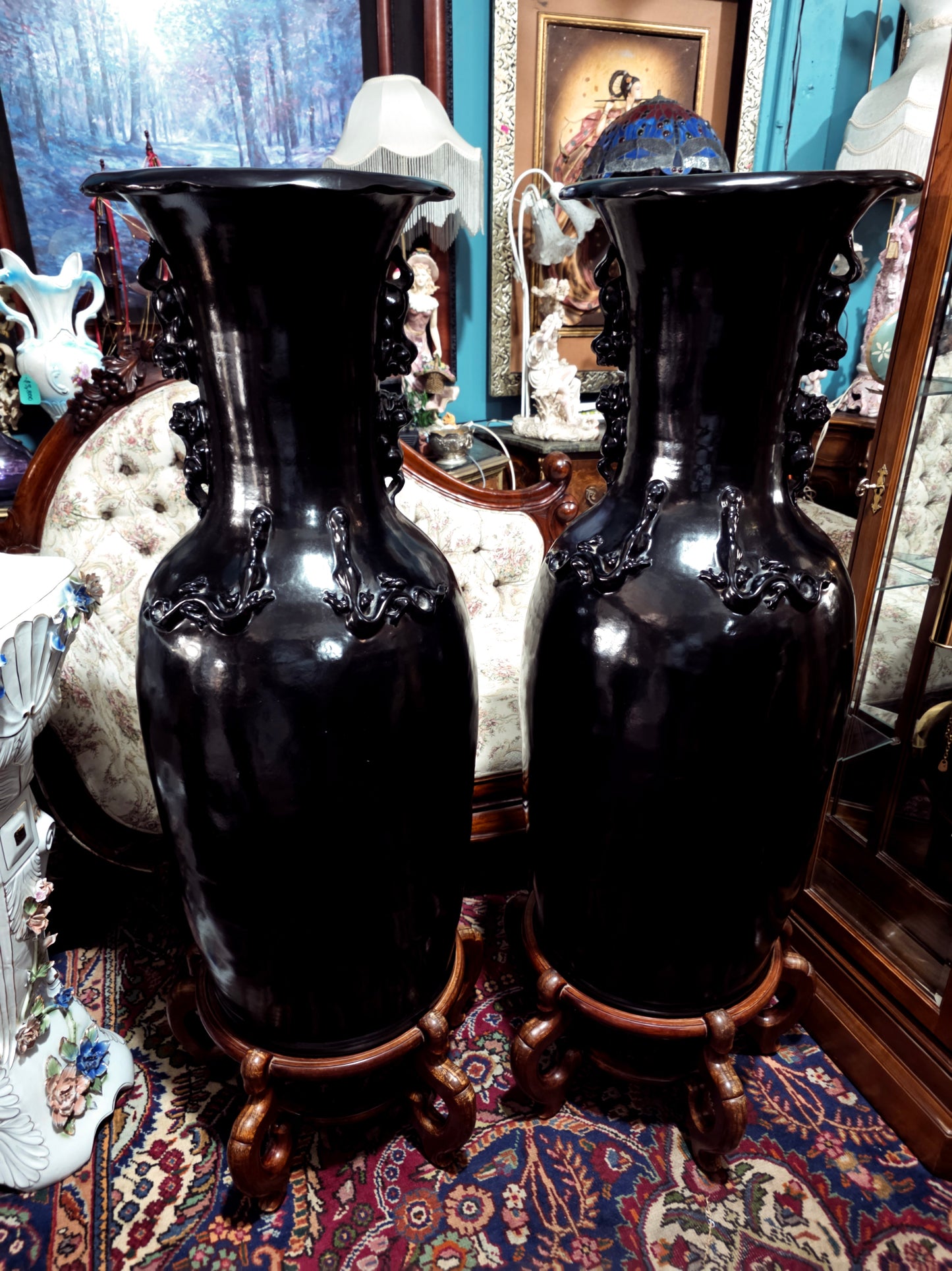 🖤 Par de Jarrones Orientales en Fibra de Vidrio con Base de Madera 🖤