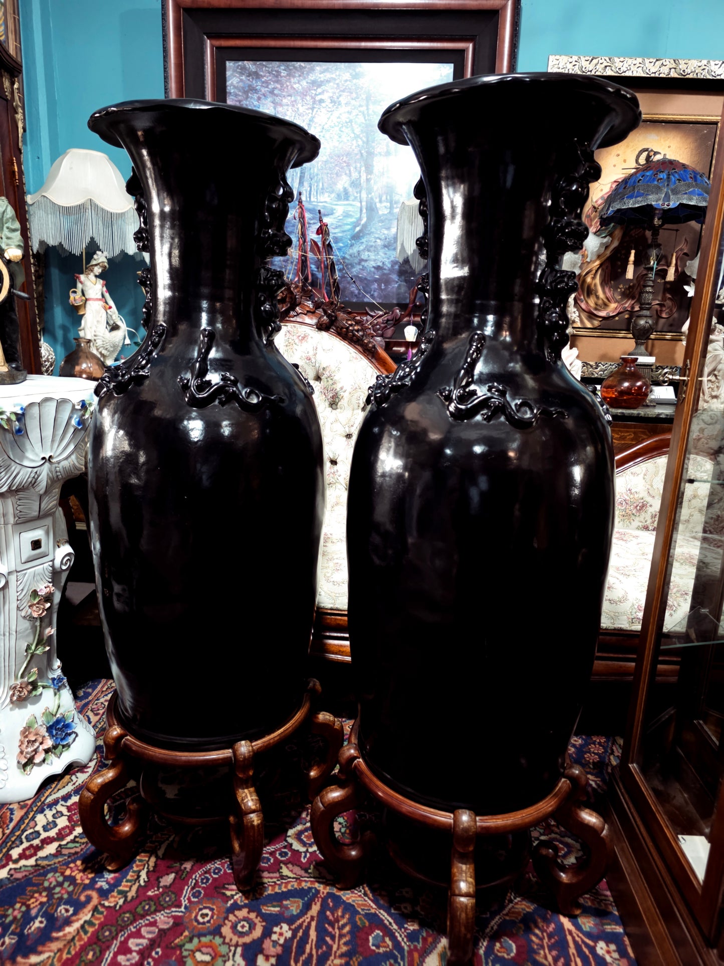 🖤 Par de Jarrones Orientales en Fibra de Vidrio con Base de Madera 🖤