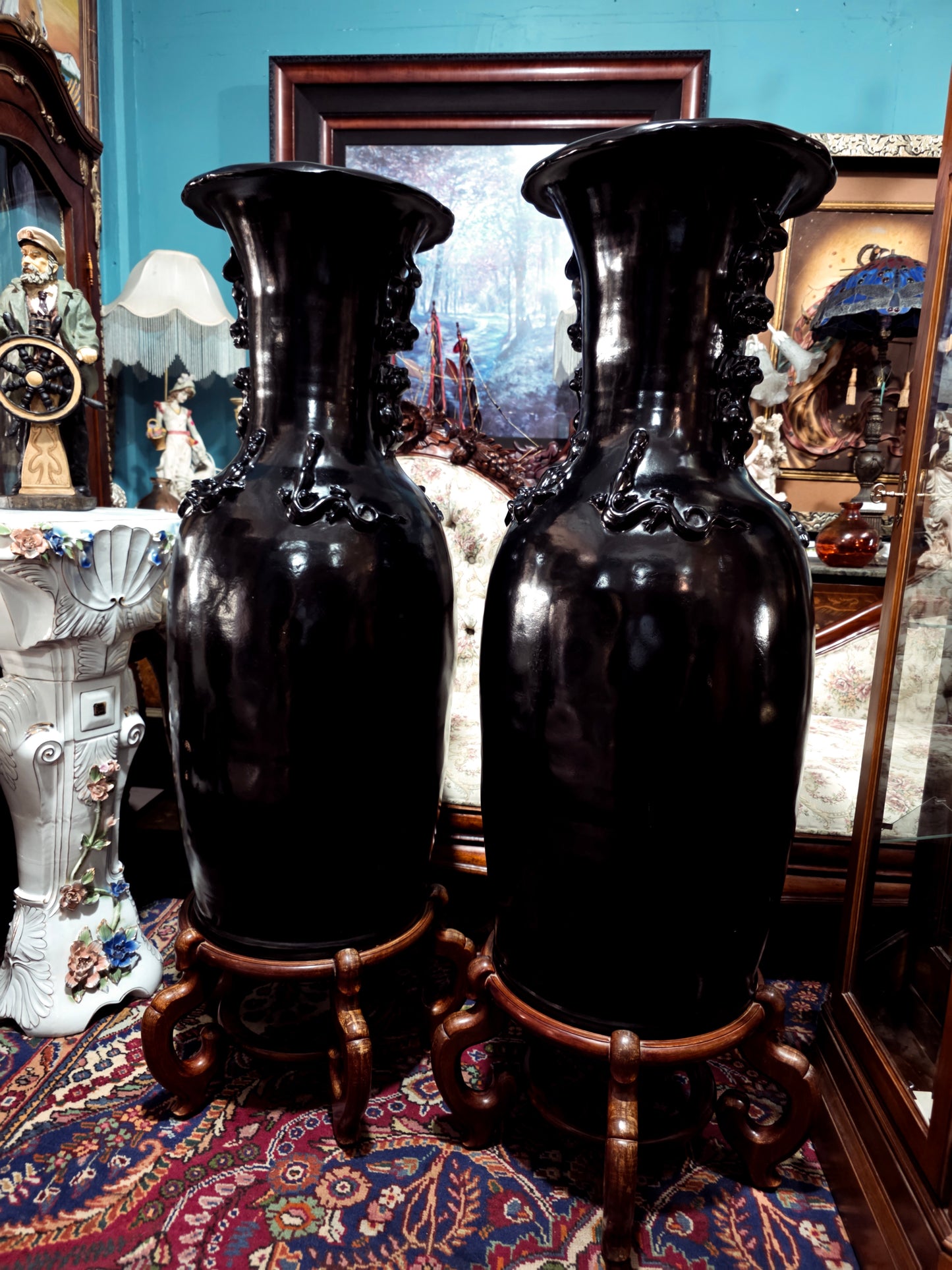 🖤 Par de Jarrones Orientales en Fibra de Vidrio con Base de Madera 🖤