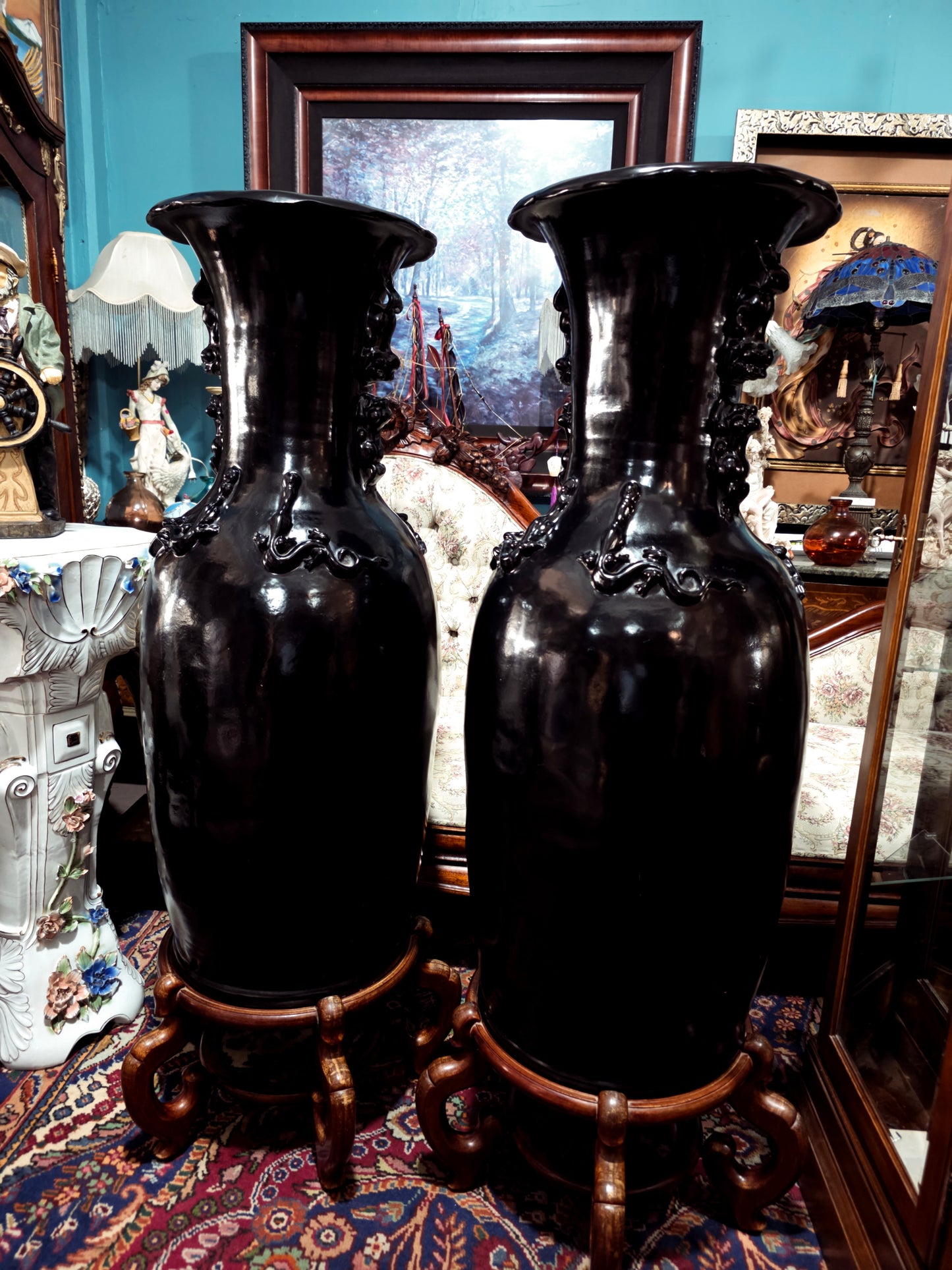 🖤 Par de Jarrones Orientales en Fibra de Vidrio con Base de Madera 🖤