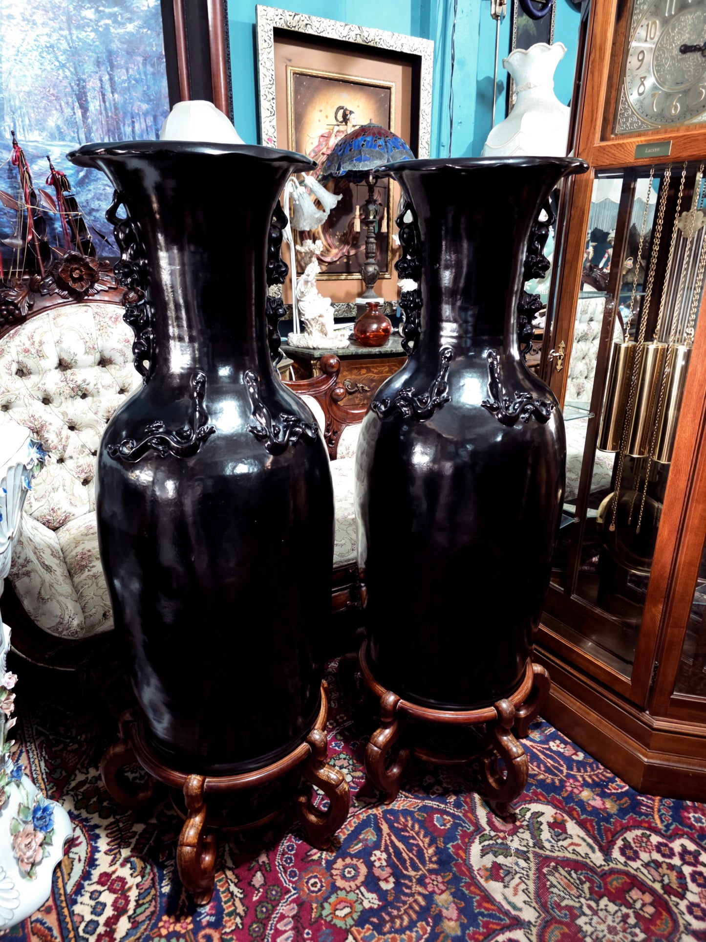 🖤 Par de Jarrones Orientales en Fibra de Vidrio con Base de Madera 🖤