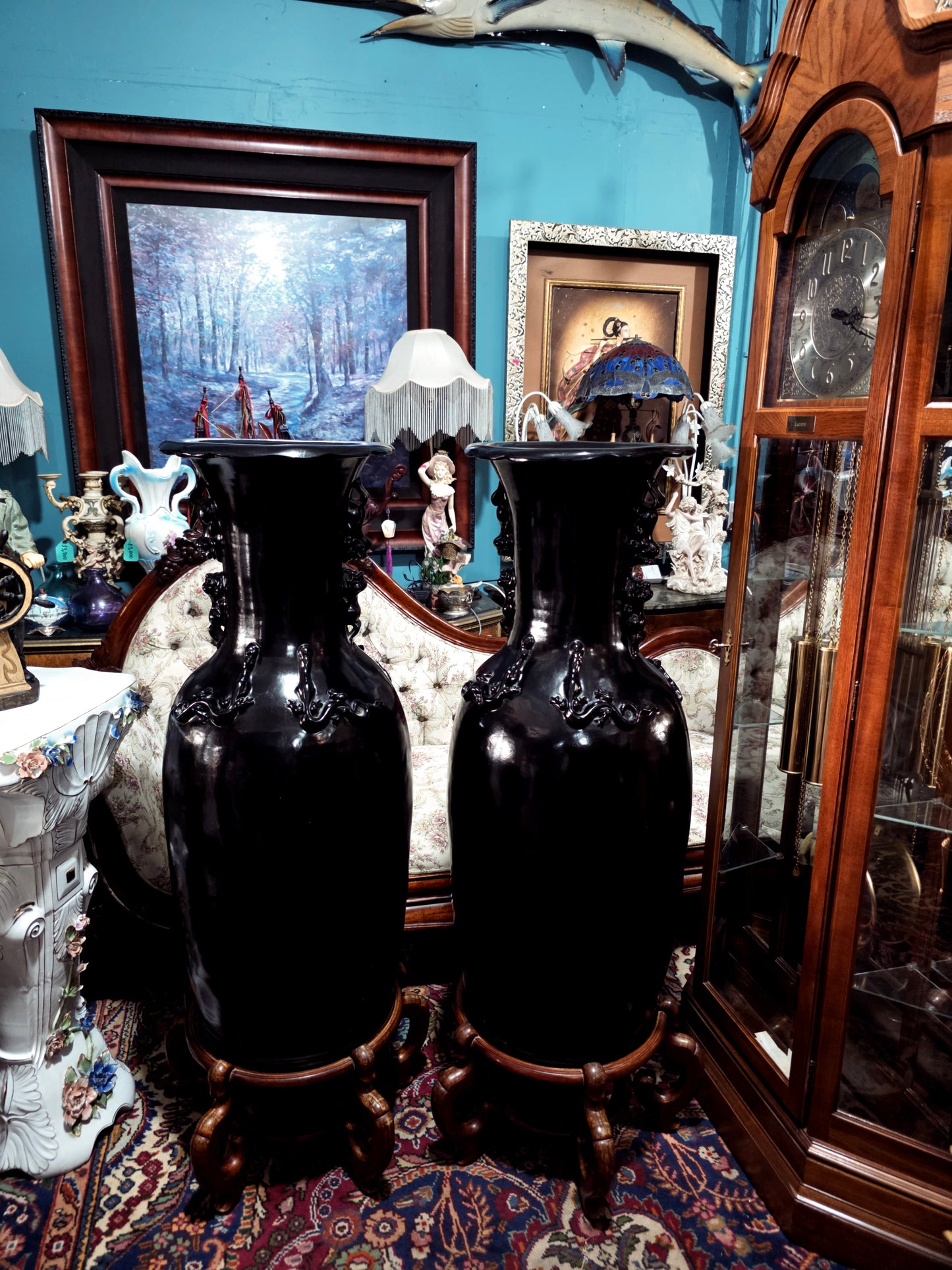 🖤 Par de Jarrones Orientales en Fibra de Vidrio con Base de Madera 🖤