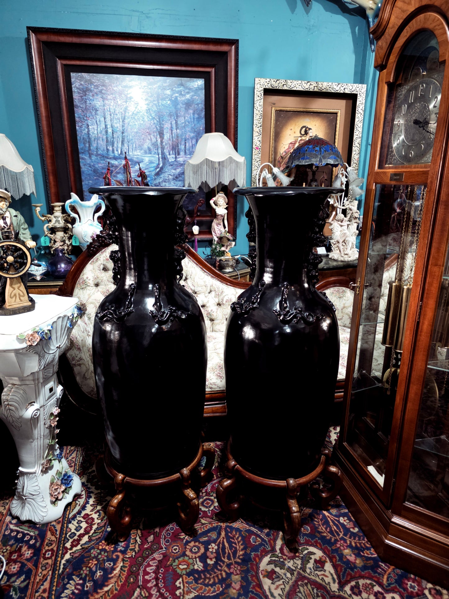 🖤 Par de Jarrones Orientales en Fibra de Vidrio con Base de Madera 🖤