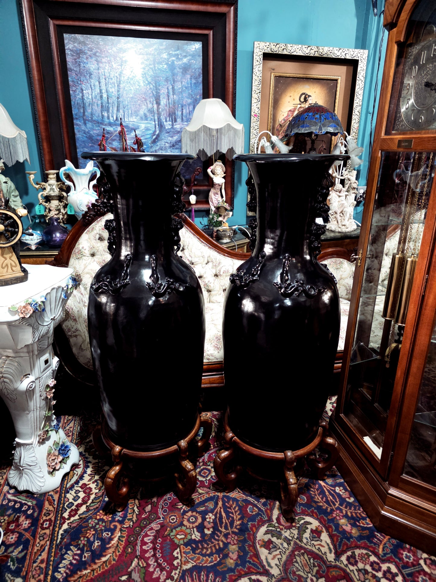 🖤 Par de Jarrones Orientales en Fibra de Vidrio con Base de Madera 🖤