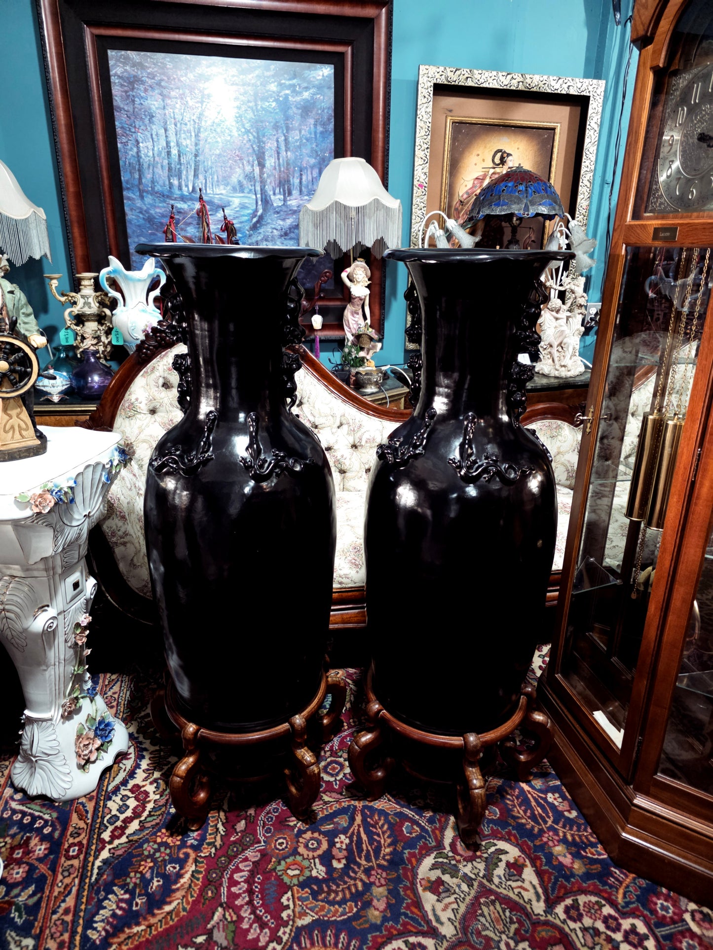 🖤 Par de Jarrones Orientales en Fibra de Vidrio con Base de Madera 🖤