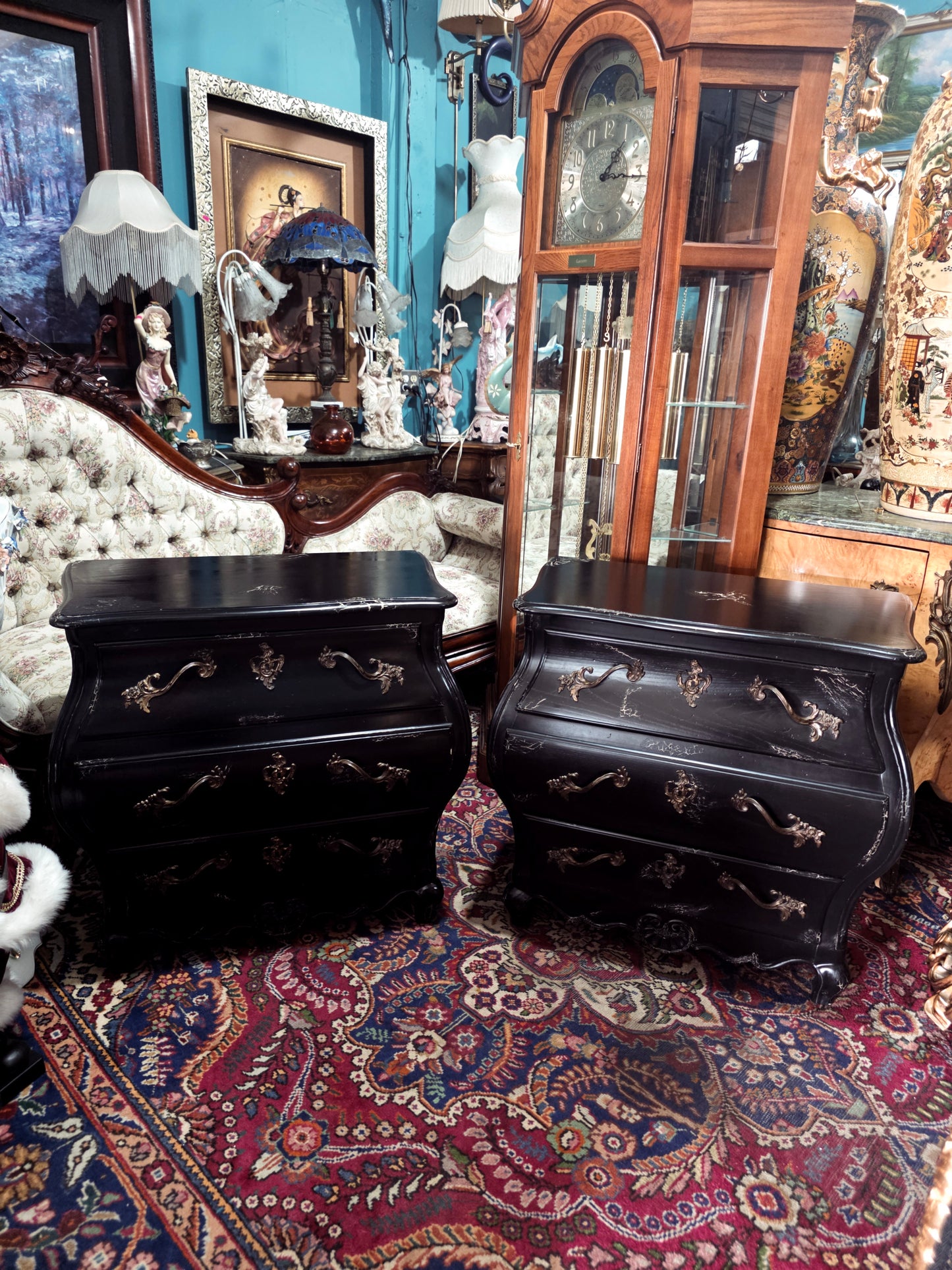 🌿Pair of Louis XV style Bombay chairs by Baker Furniture 🇫🇷🖤🌿