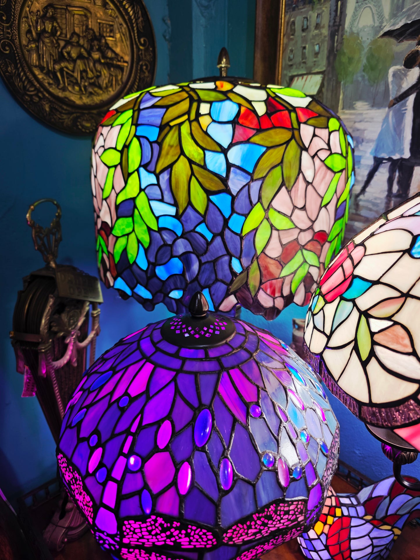 🌟 Lampara Vintage con Vitrales de Opalo, Cristal Original Tiffany con decoracion de Libelulas🌟