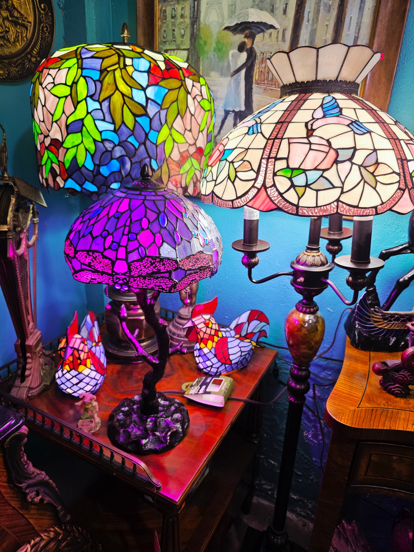 🌟 Lampara Vintage con Vitrales de Opalo, Cristal Original Tiffany con decoracion de Libelulas🌟