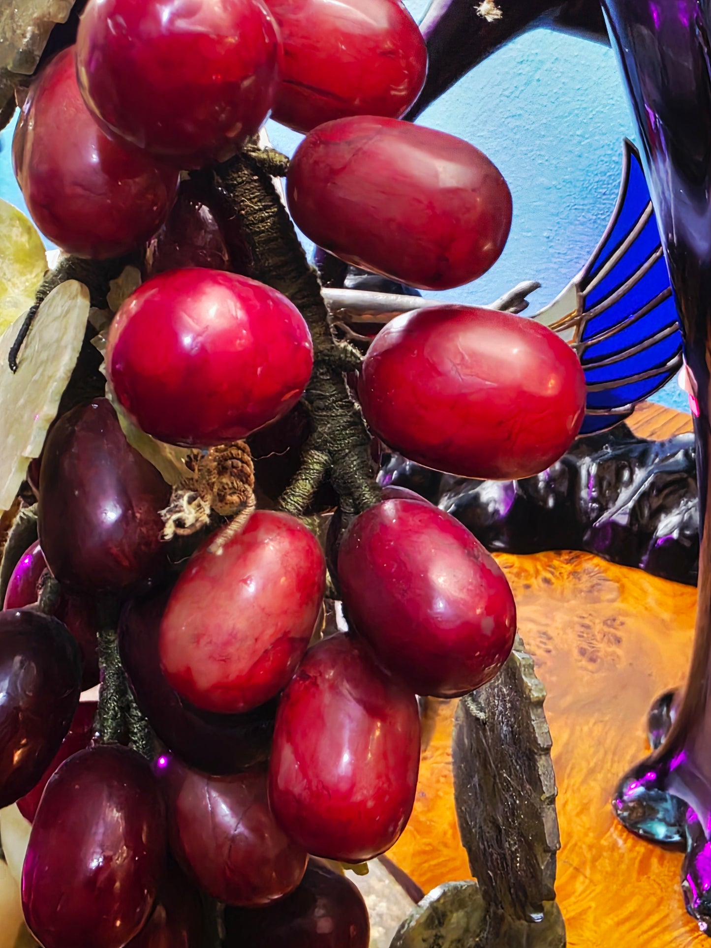 Escultura China Vintage de Uvas en Piedra Tallada – Mediados del Siglo XX🍇🌿