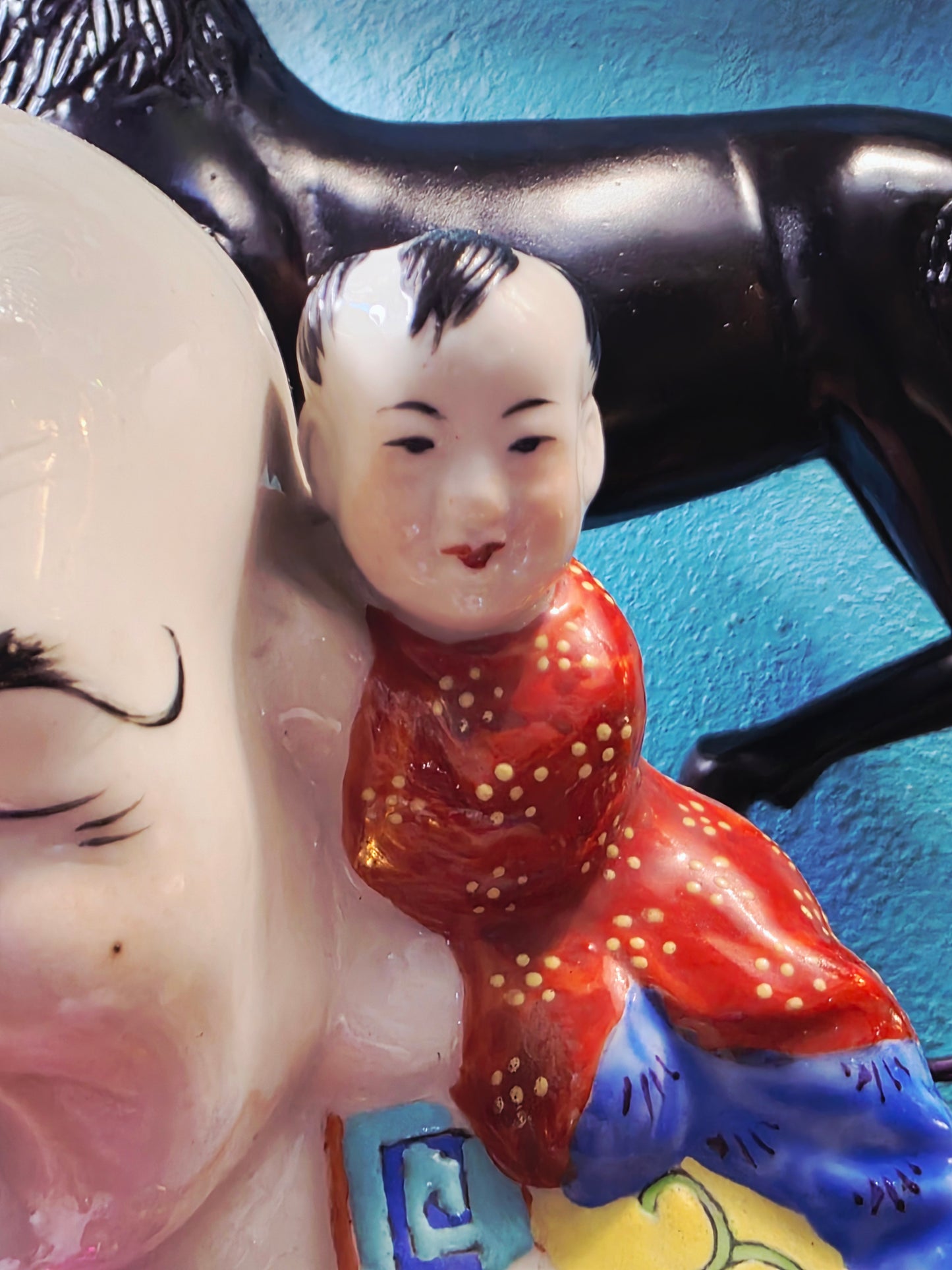Chinese Ceramic Laughing Buddha with Five Children - Symbol of Prosperity, Abundance, and Family Happiness 🪷