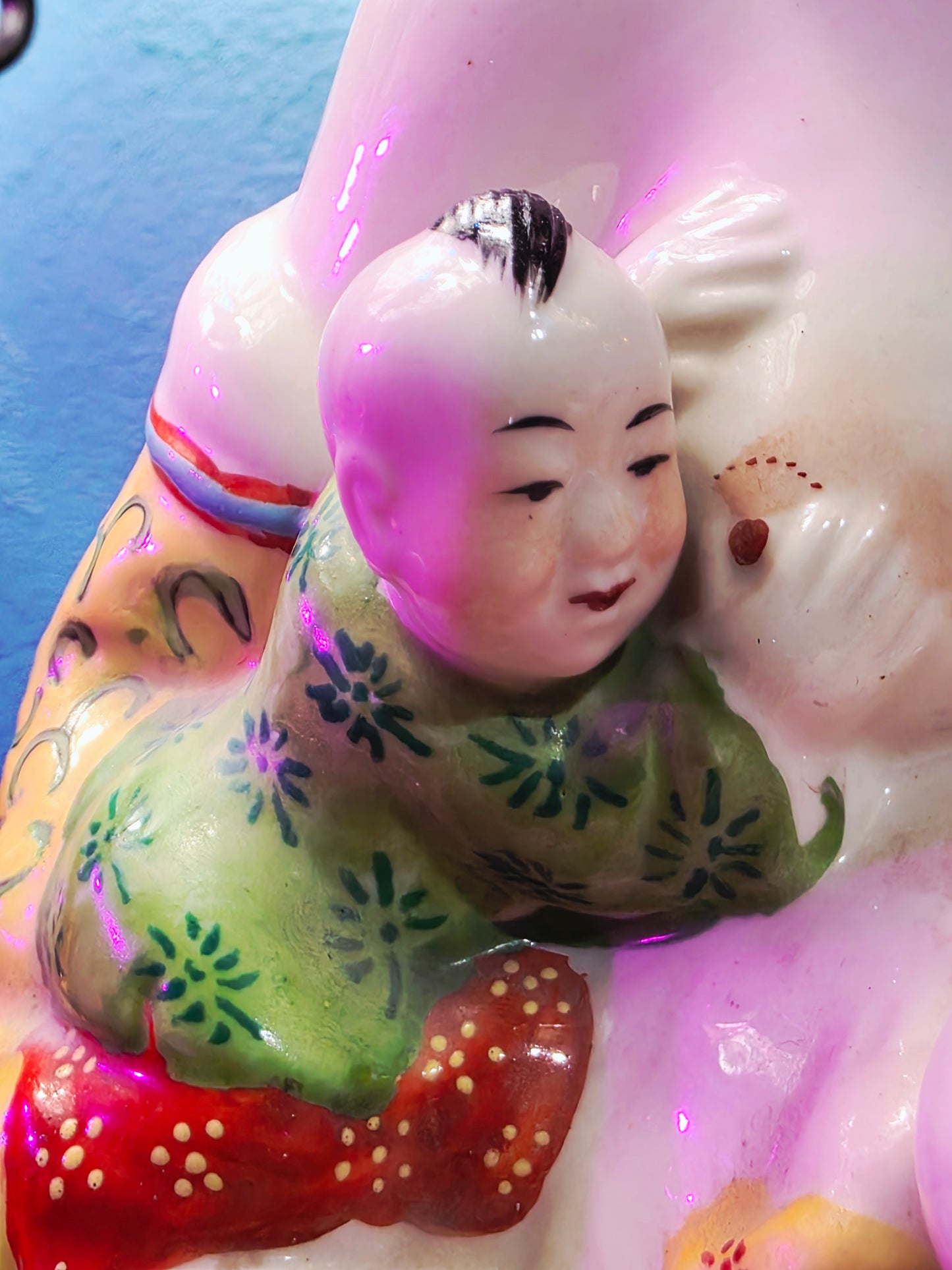 Chinese Ceramic Laughing Buddha with Five Children - Symbol of Prosperity, Abundance, and Family Happiness 🪷