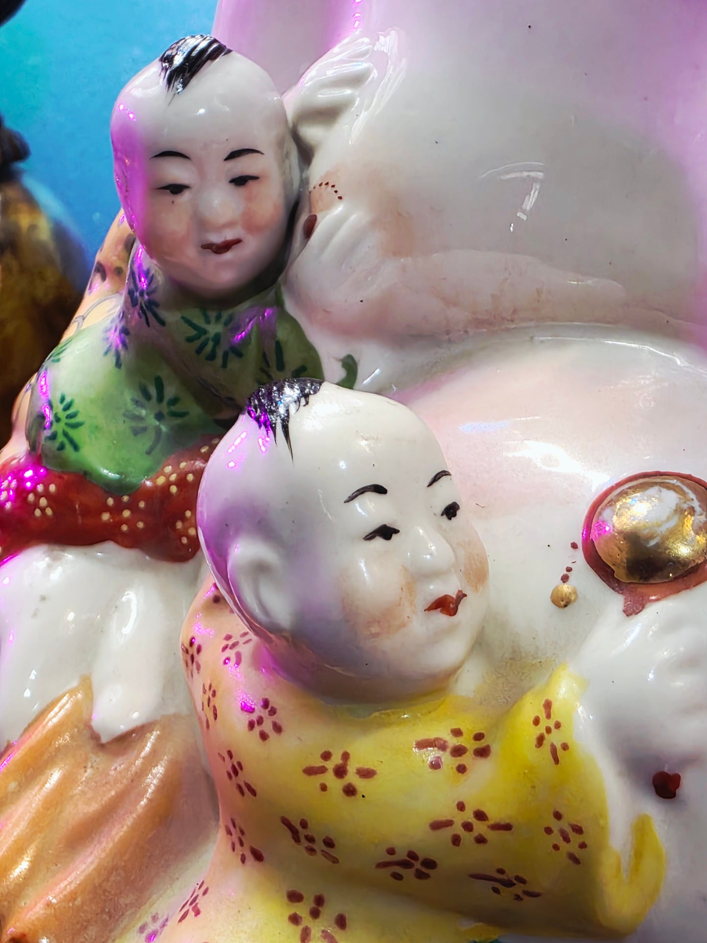 Chinese Ceramic Laughing Buddha with Five Children - Symbol of Prosperity, Abundance, and Family Happiness 🪷