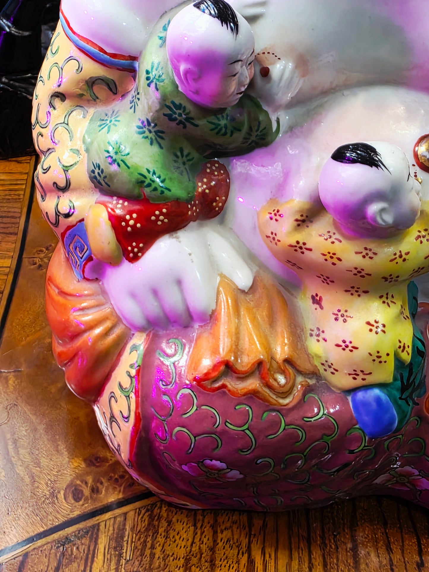 Chinese Ceramic Laughing Buddha with Five Children - Symbol of Prosperity, Abundance, and Family Happiness 🪷