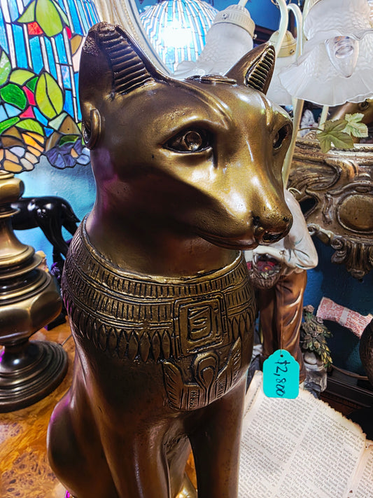 🐱 Escultura de la Diosa Bastet – Elegancia Egipcia en Yeso Dorado 🐱