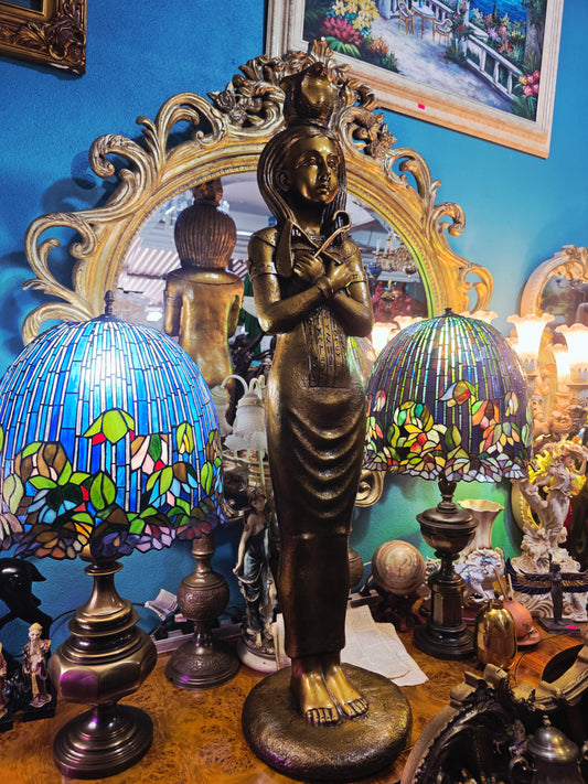 ⚖️Escultura de la Diosa Isis – Poder, Belleza y Misticismo Egipcio⚖️