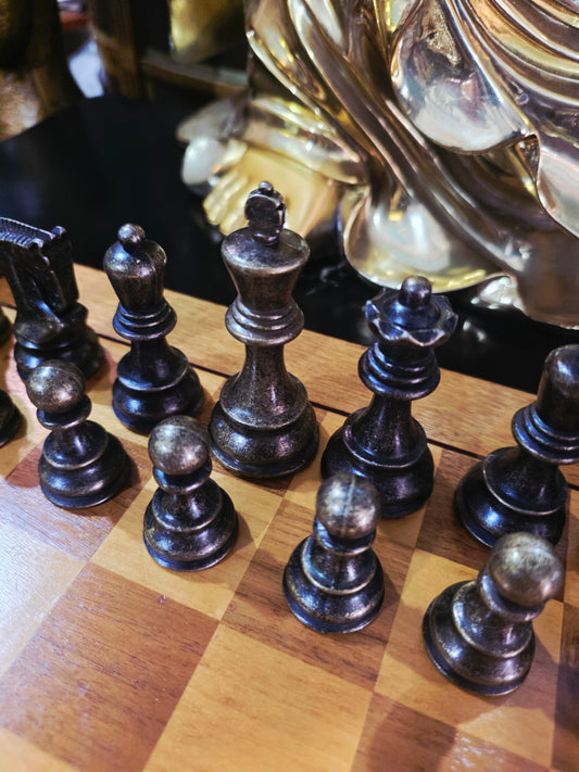♟️ Ajedrez de Madera con Figuras Metálicas + Fichas de Dama ♟️