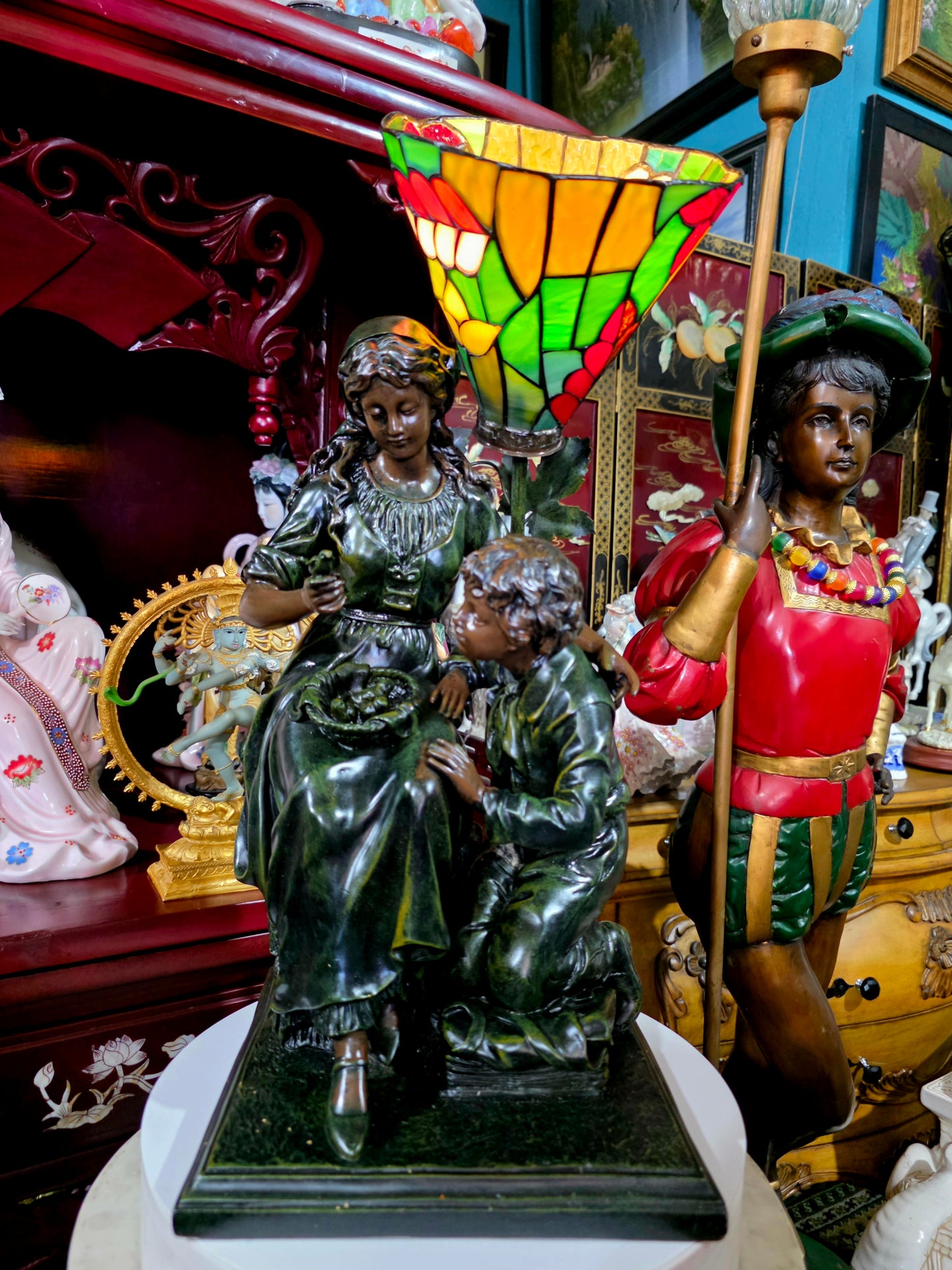 🌸🍃 Lámpara Art Nouveau en Resina Pesada – Principios del Siglo XX🍃🍃