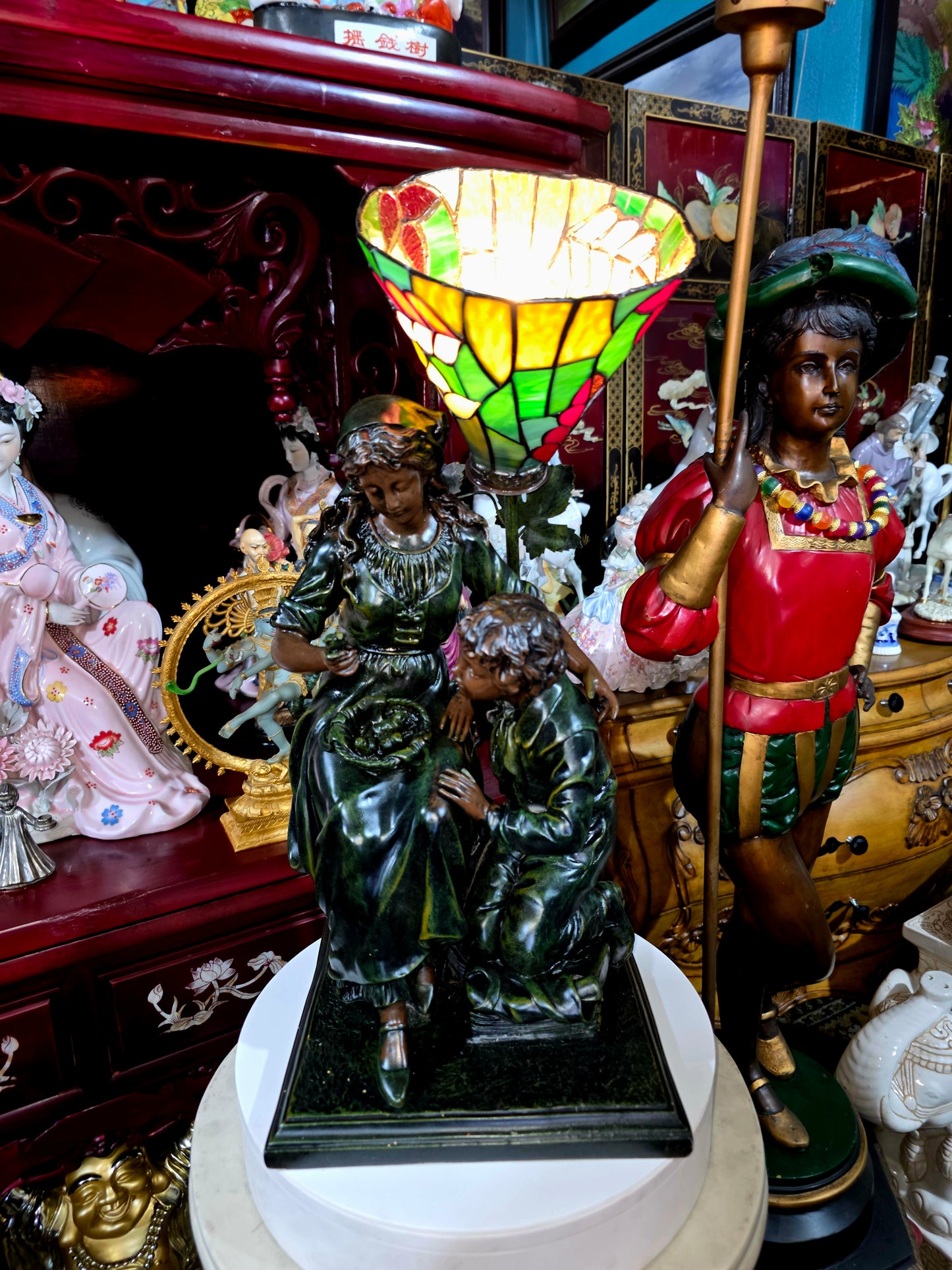 🌸🍃 Lámpara Art Nouveau en Resina Pesada – Principios del Siglo XX🍃🍃