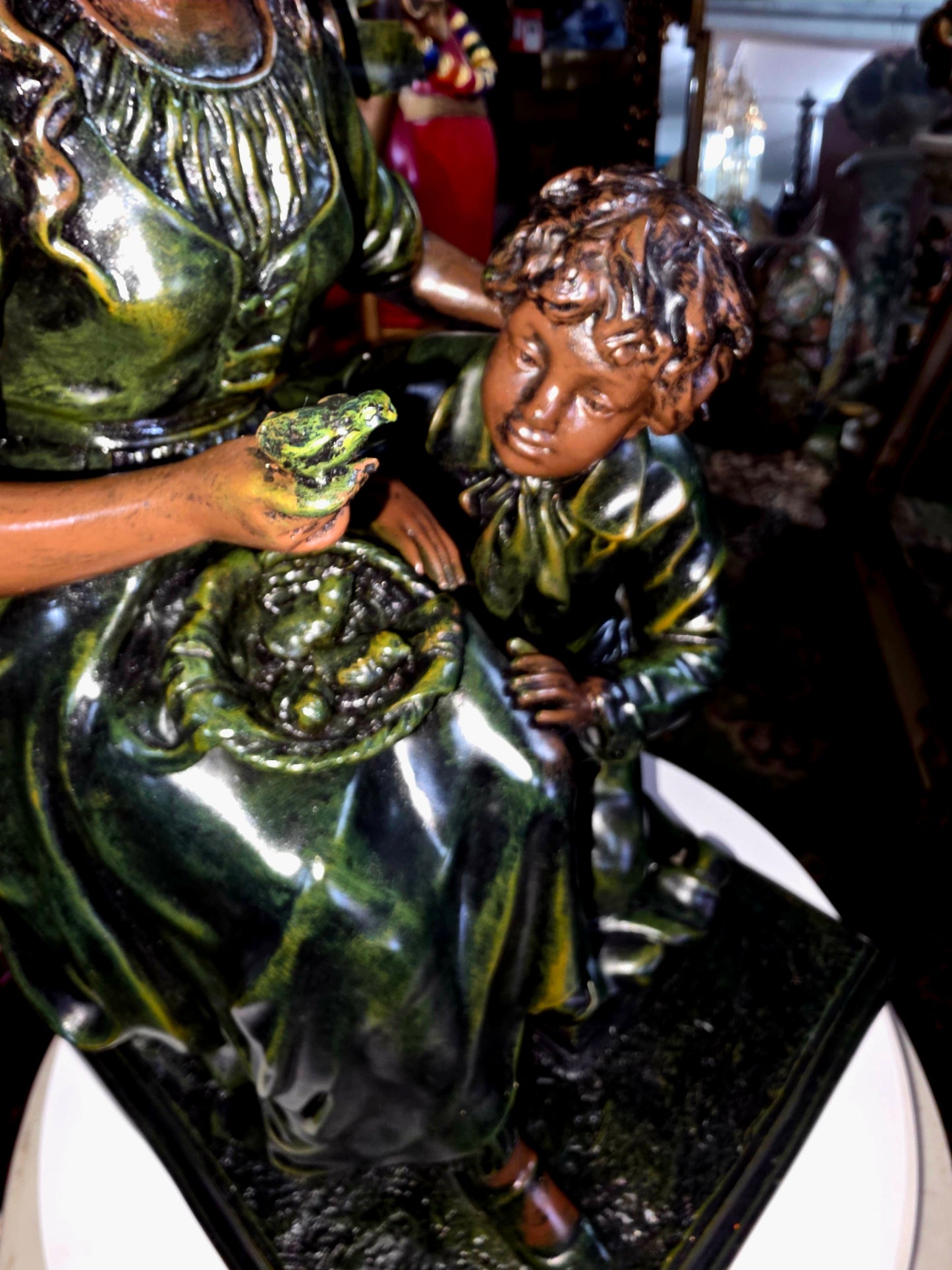 🌸🍃 Lámpara Art Nouveau en Resina Pesada – Principios del Siglo XX🍃🍃