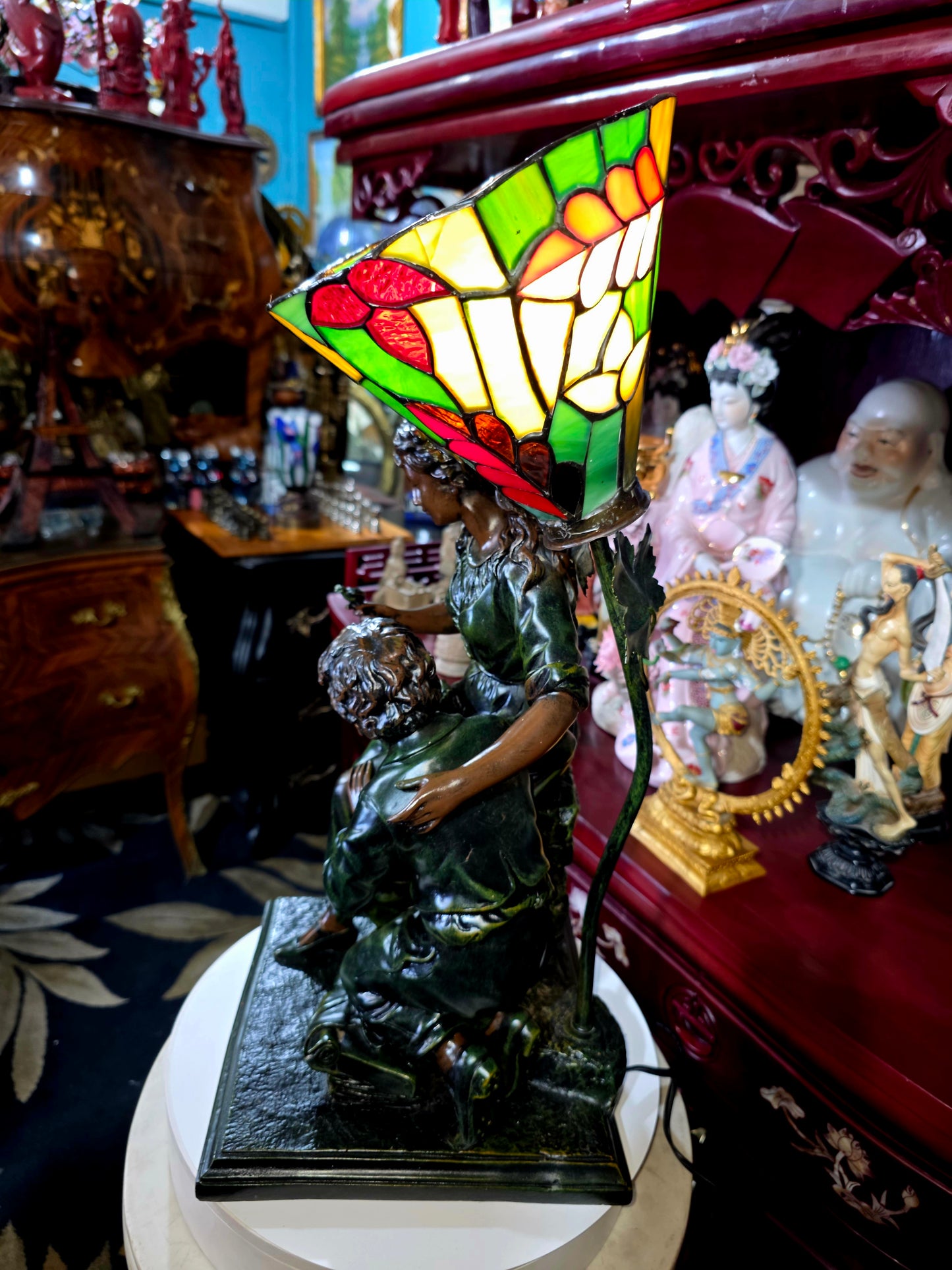 🌸🍃 Lámpara Art Nouveau en Resina Pesada – Principios del Siglo XX🍃🍃