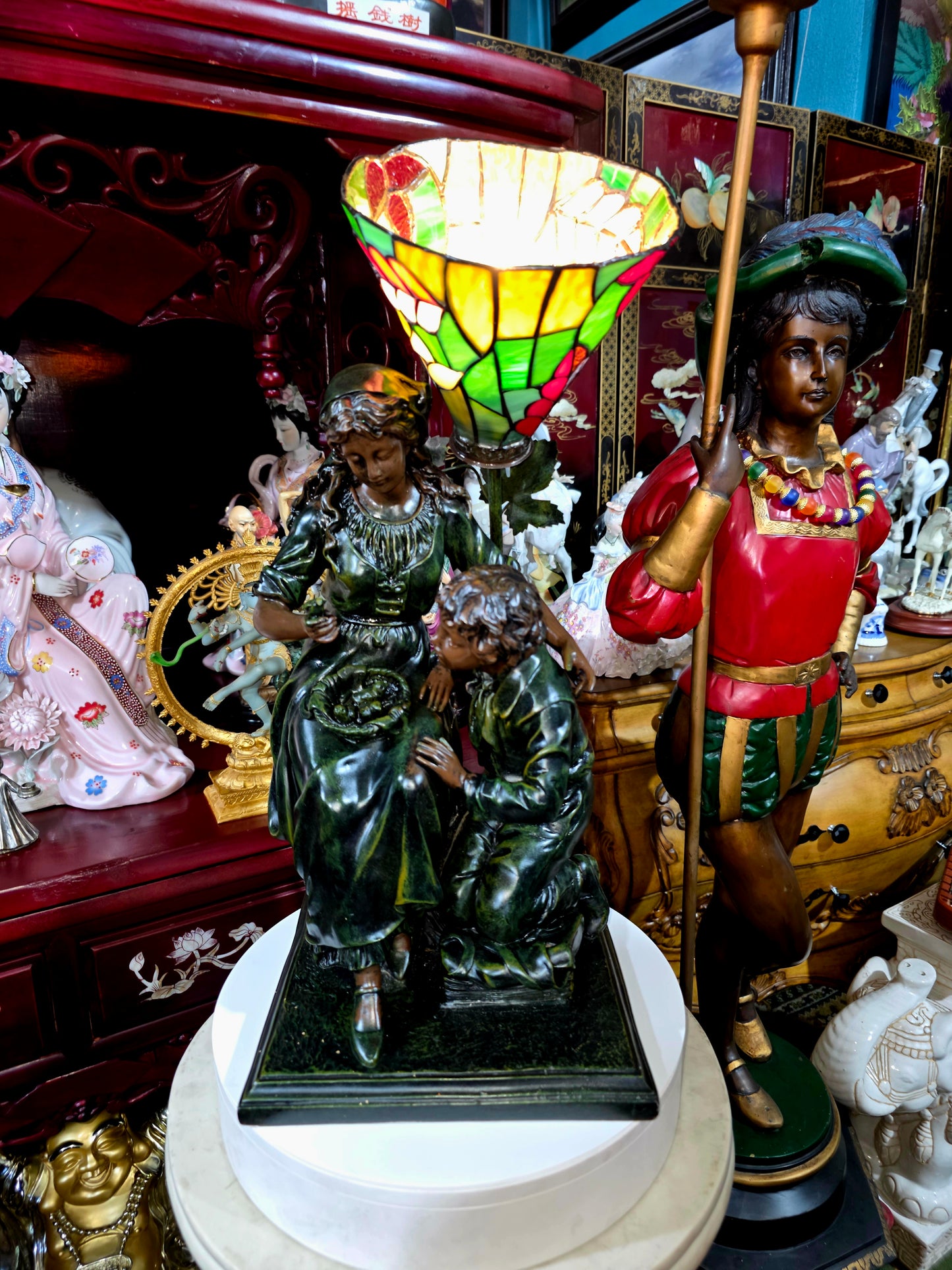 🌸🍃 Lámpara Art Nouveau en Resina Pesada – Principios del Siglo XX🍃🍃