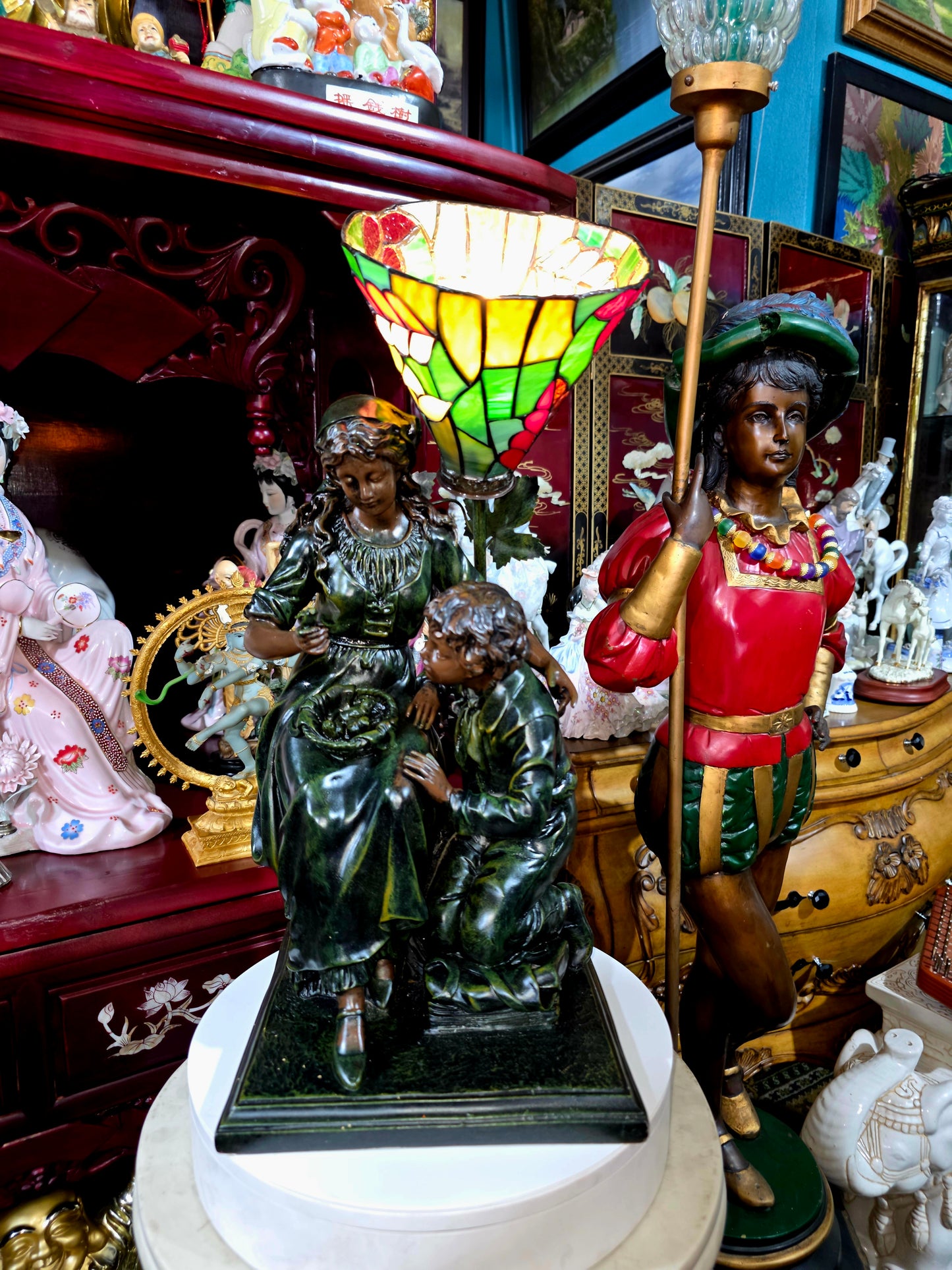 🌸🍃 Lámpara Art Nouveau en Resina Pesada – Principios del Siglo XX🍃🍃