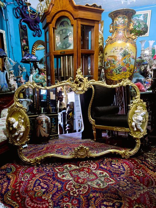 🩷Rococo Mirror with Cherub Sculptures – Exclusive Treasure at Rosarito Antiques 🩷