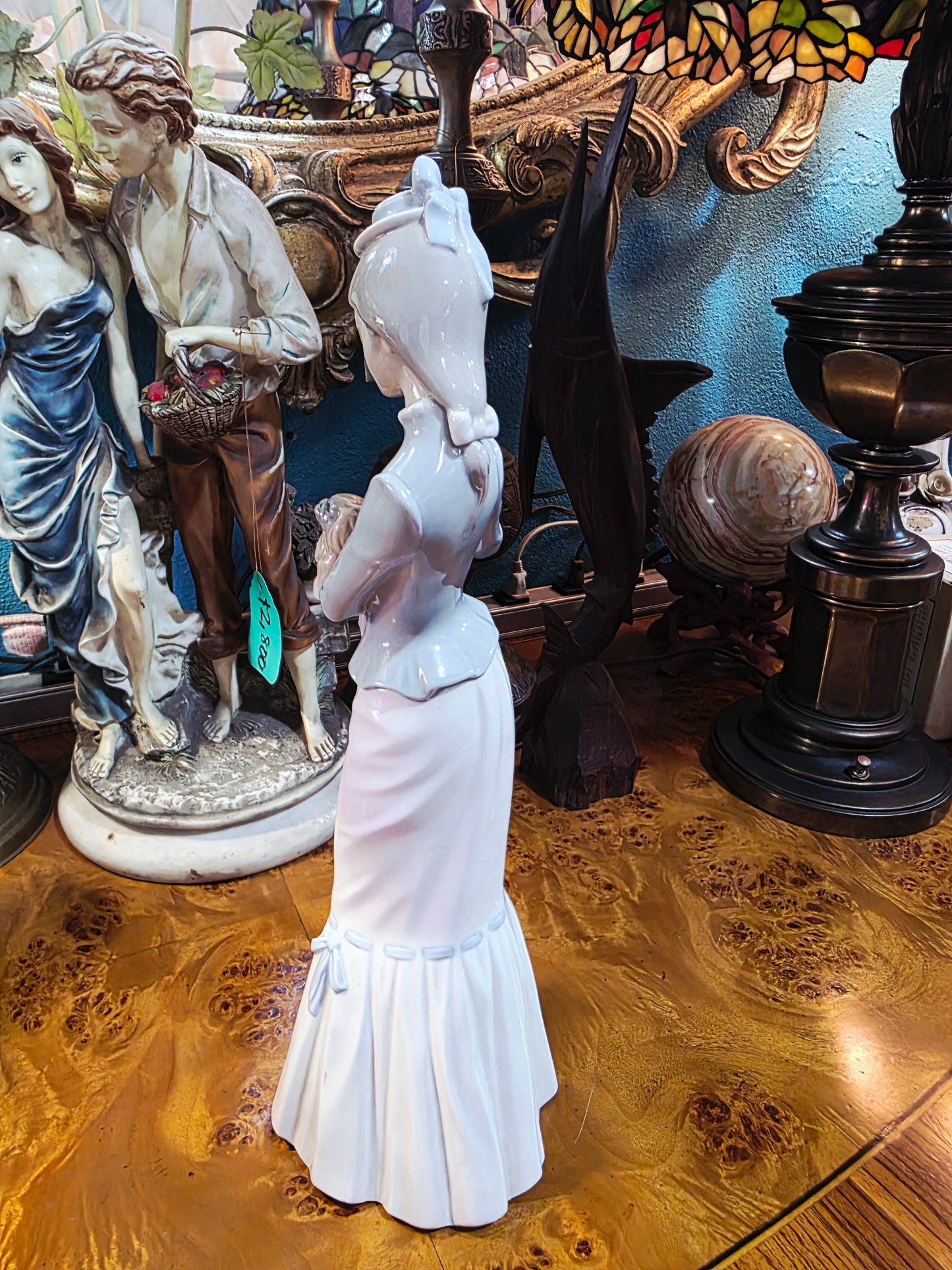 🎨 De Paseo Con El Perrito 🐕 Lladro 4893 | Año de emisión: 1974