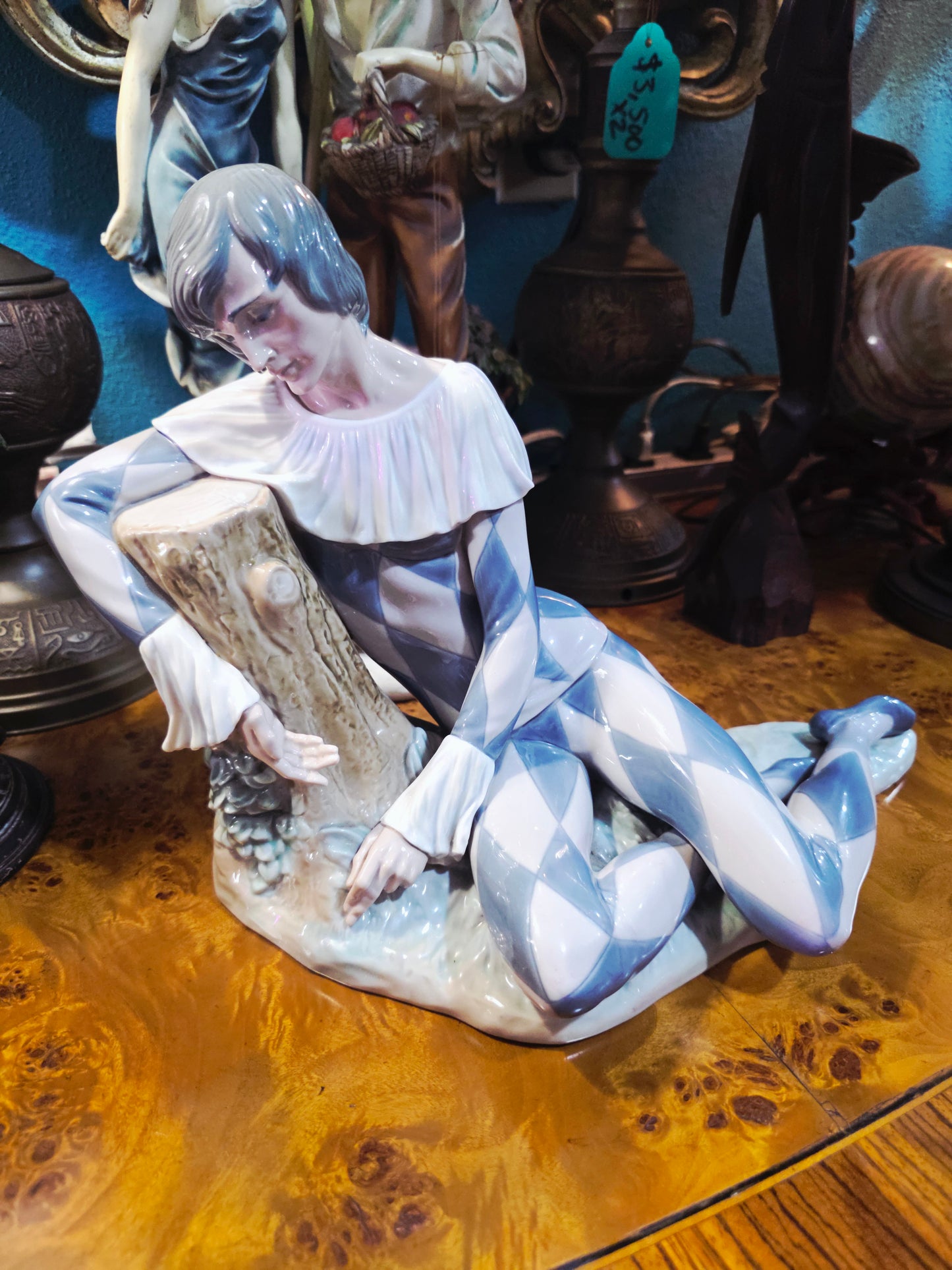 🎨 Harlequin De La Rosa - Harlequin Reclining 🎭 Lladro 01005128 | Año de emisión: 1982