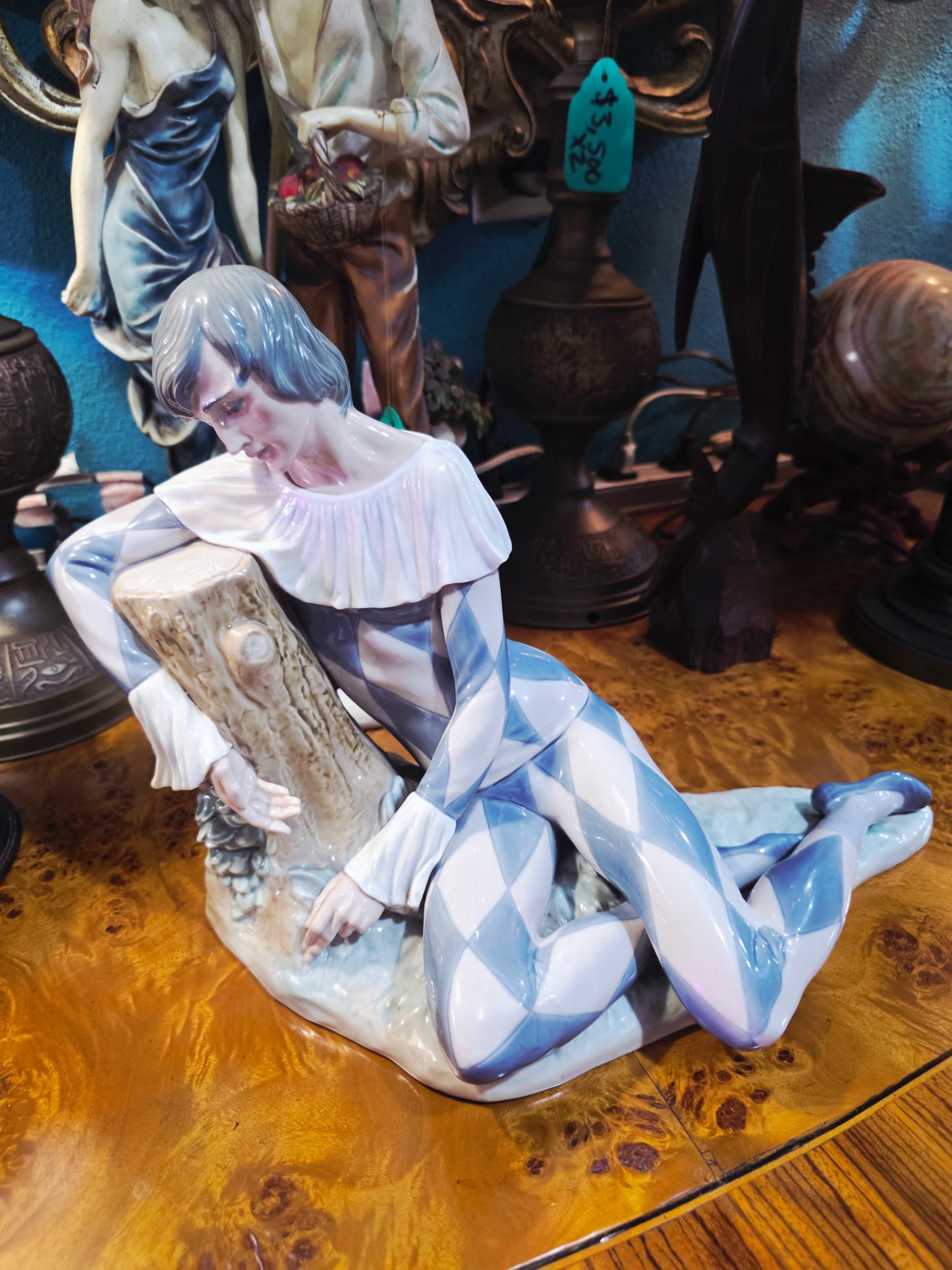 🎨 Harlequin De La Rosa - Harlequin Reclining 🎭 Lladro 01005128 | Año de emisión: 1982