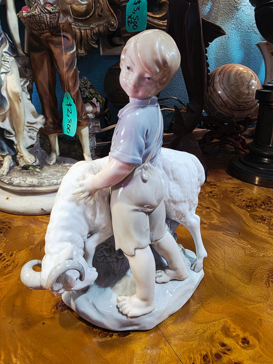 🎨 Boy with Ram 🐏 Lladró Ship | Year of issue: 20th Century