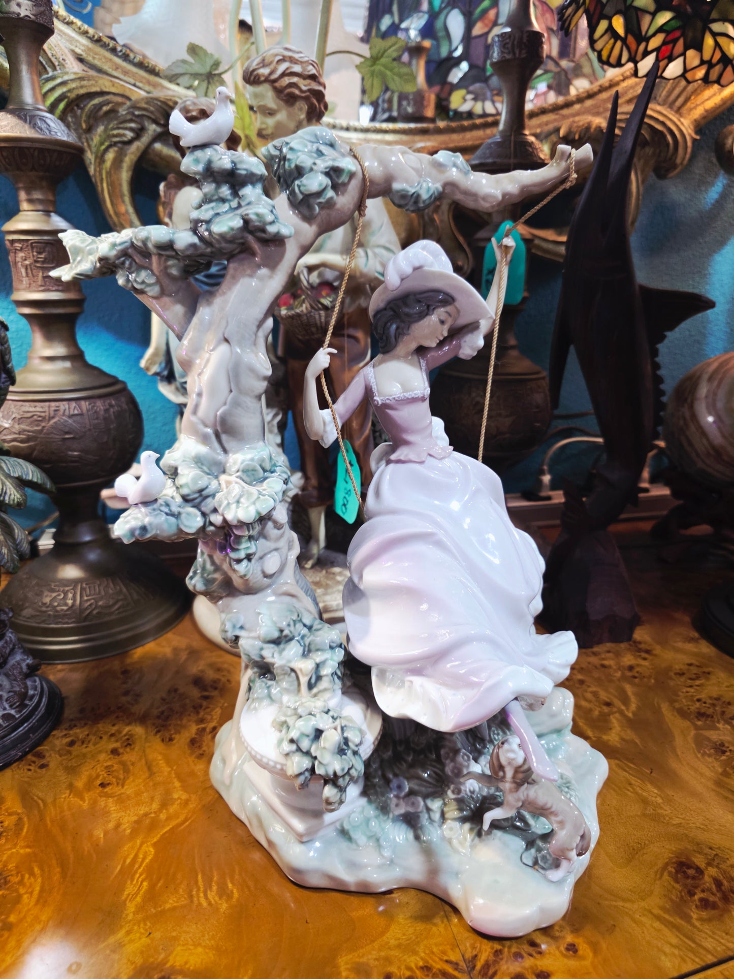 🎨 Columpiandose Victorian Girl on Swing 🌸 Lladro 01001297 | Año de emisión: 1974