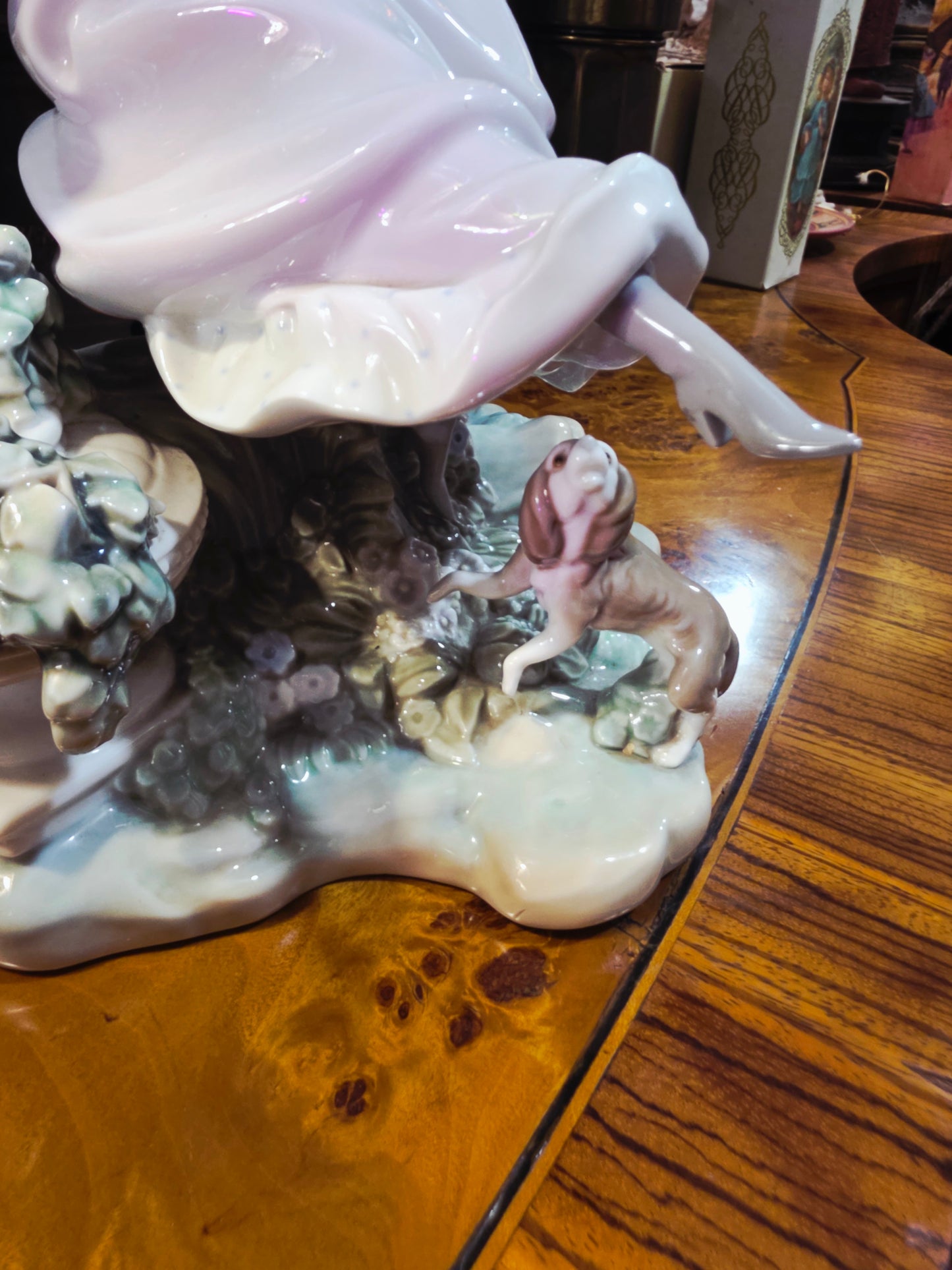 🎨 Columpiandose Victorian Girl on Swing 🌸 Lladro 01001297 | Año de emisión: 1974