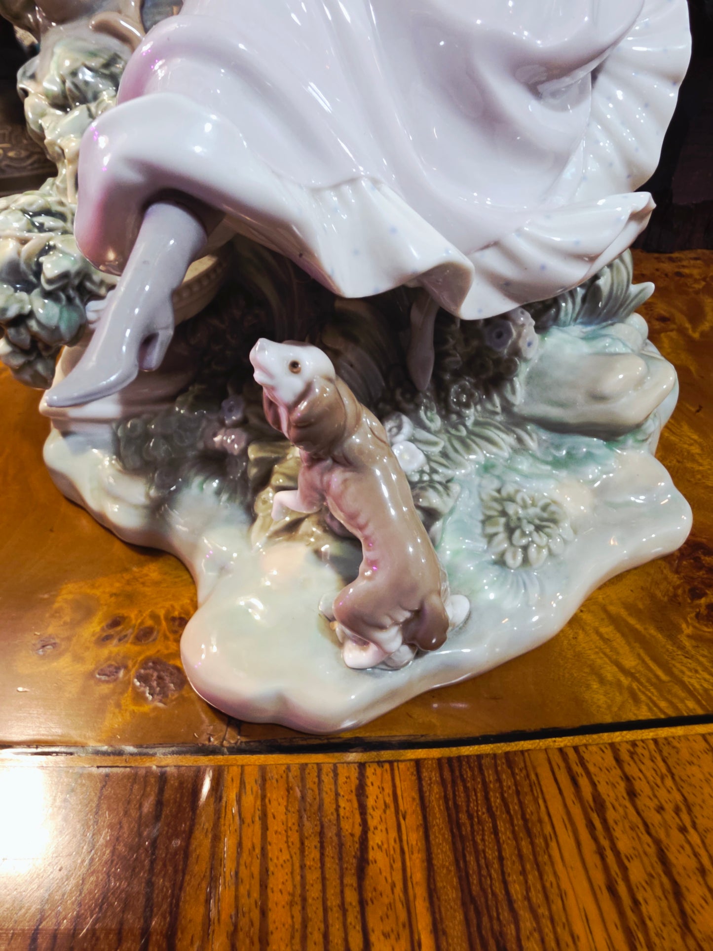 🎨 Columpiandose Victorian Girl on Swing 🌸 Lladro 01001297 | Año de emisión: 1974